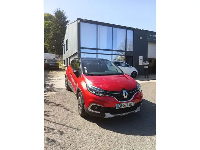 2017 Renault Captur in Red for sale