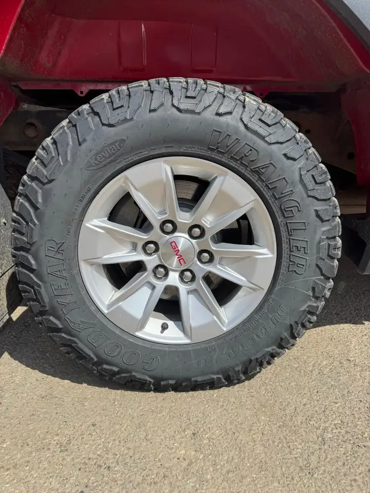 GMC Sierra 1500 снимка GMC Sierra 1500