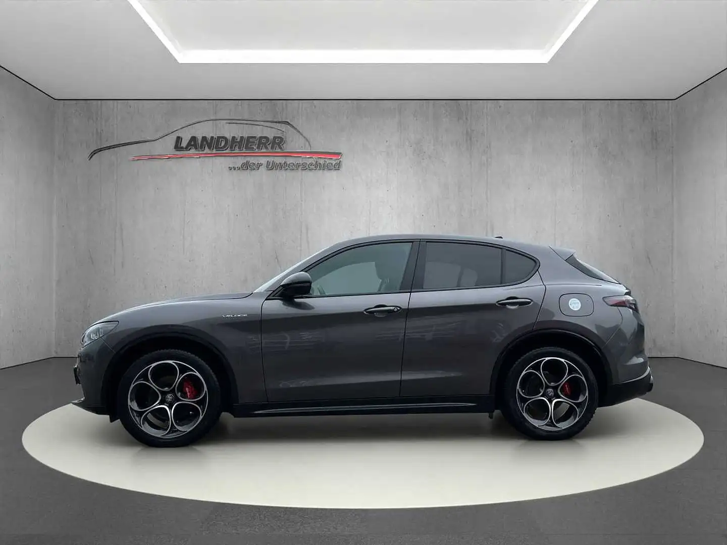 Alfa Romeo Stelvio 2.2 Veloce Leder/el. Heckklappe Grau - 2
