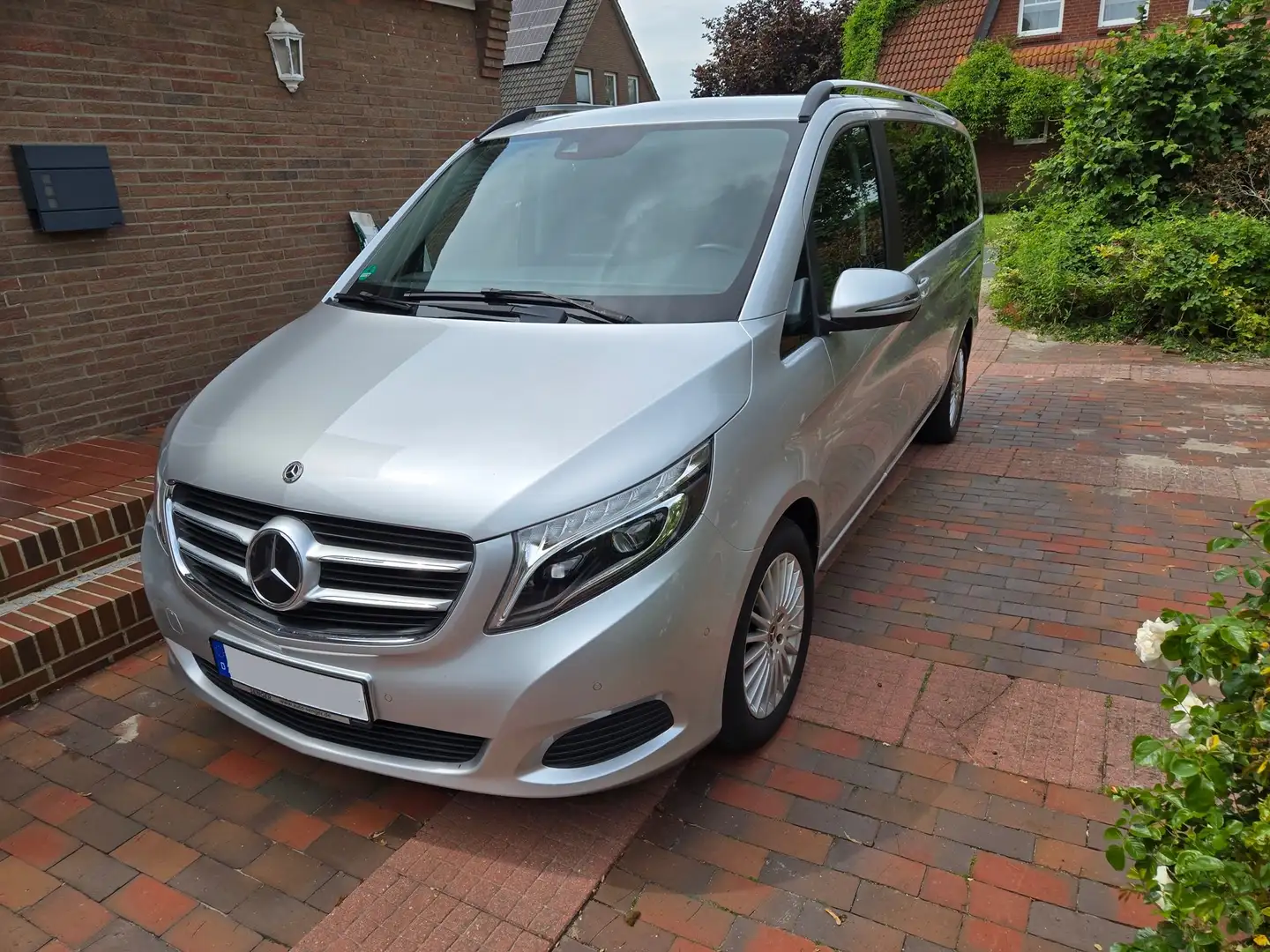 Mercedes-Benz V 220 lang - 7 Sitzer oder Rolli Silver - 1