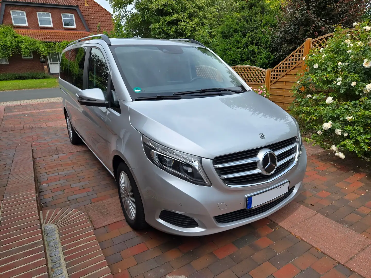 Mercedes-Benz V 220 lang - 7 Sitzer oder Rolli Silver - 2