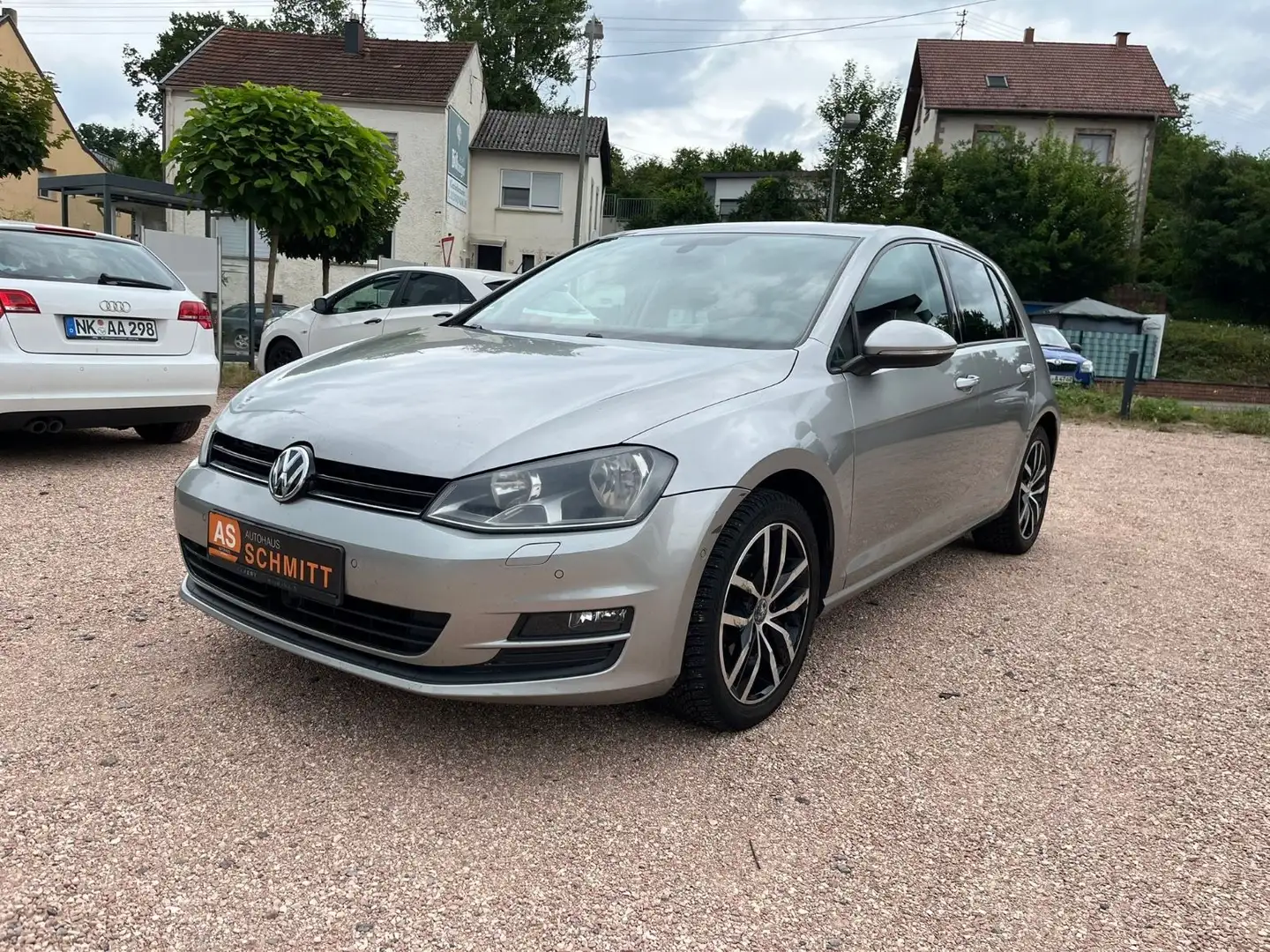 Volkswagen Golf VII Lim. Comfortline BMT  TÜV 02.2026 Plateado - 1