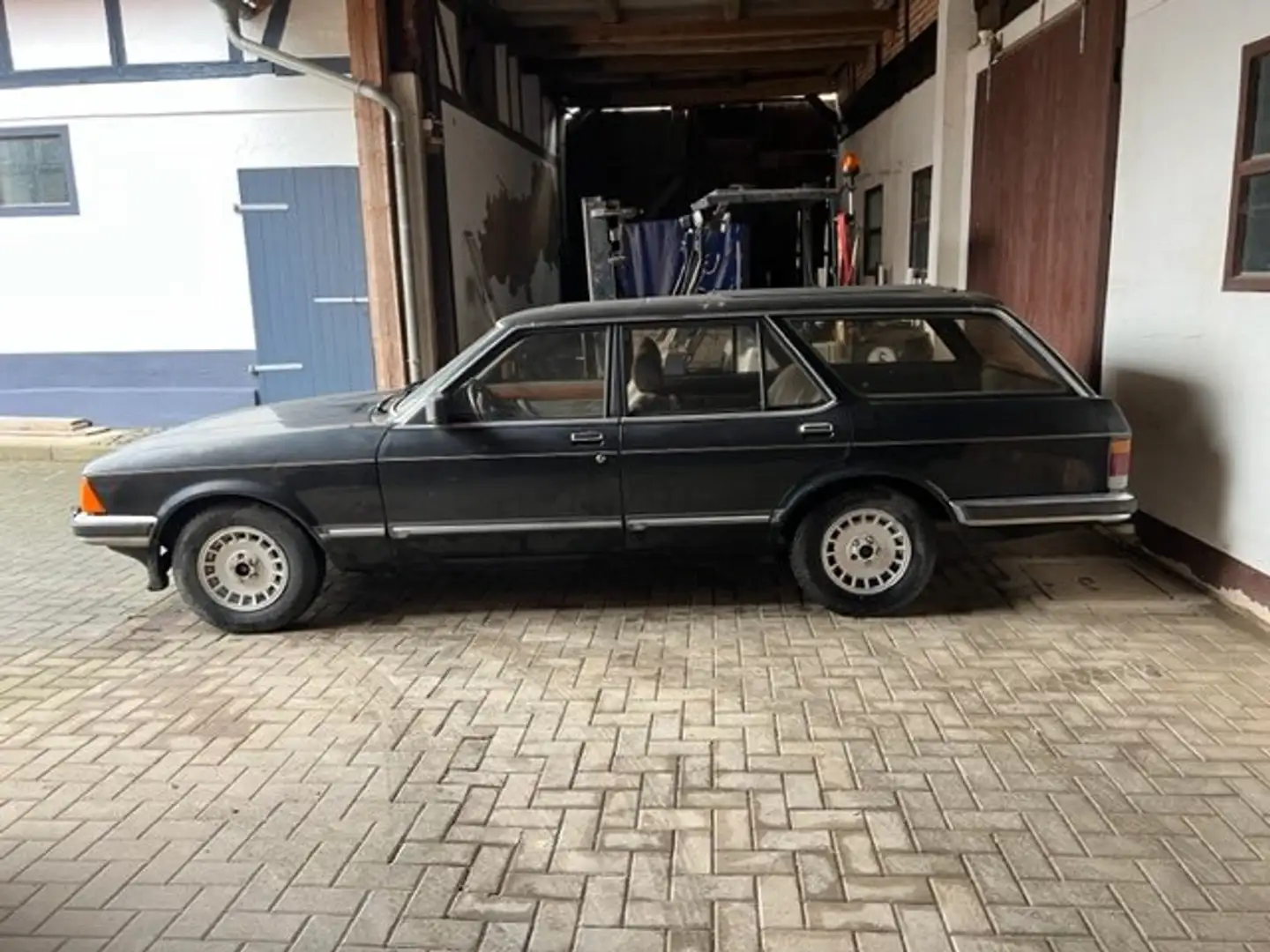 Ford Granada 2.8 i V6 Ghia Turnier *Klima - SSD- 5.Gang* Schwarz - 2