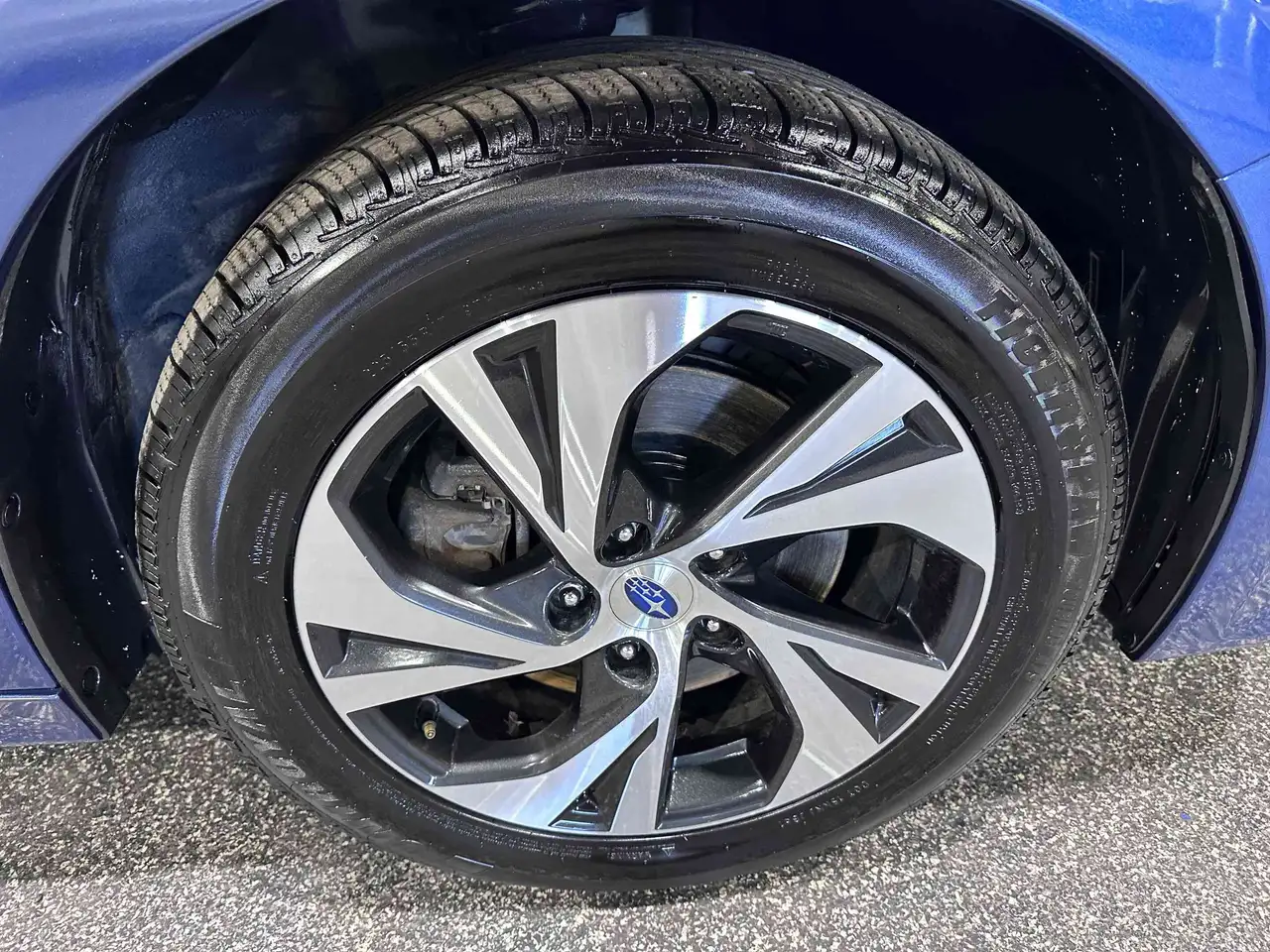 Subaru Legacy снимка Subaru Legacy