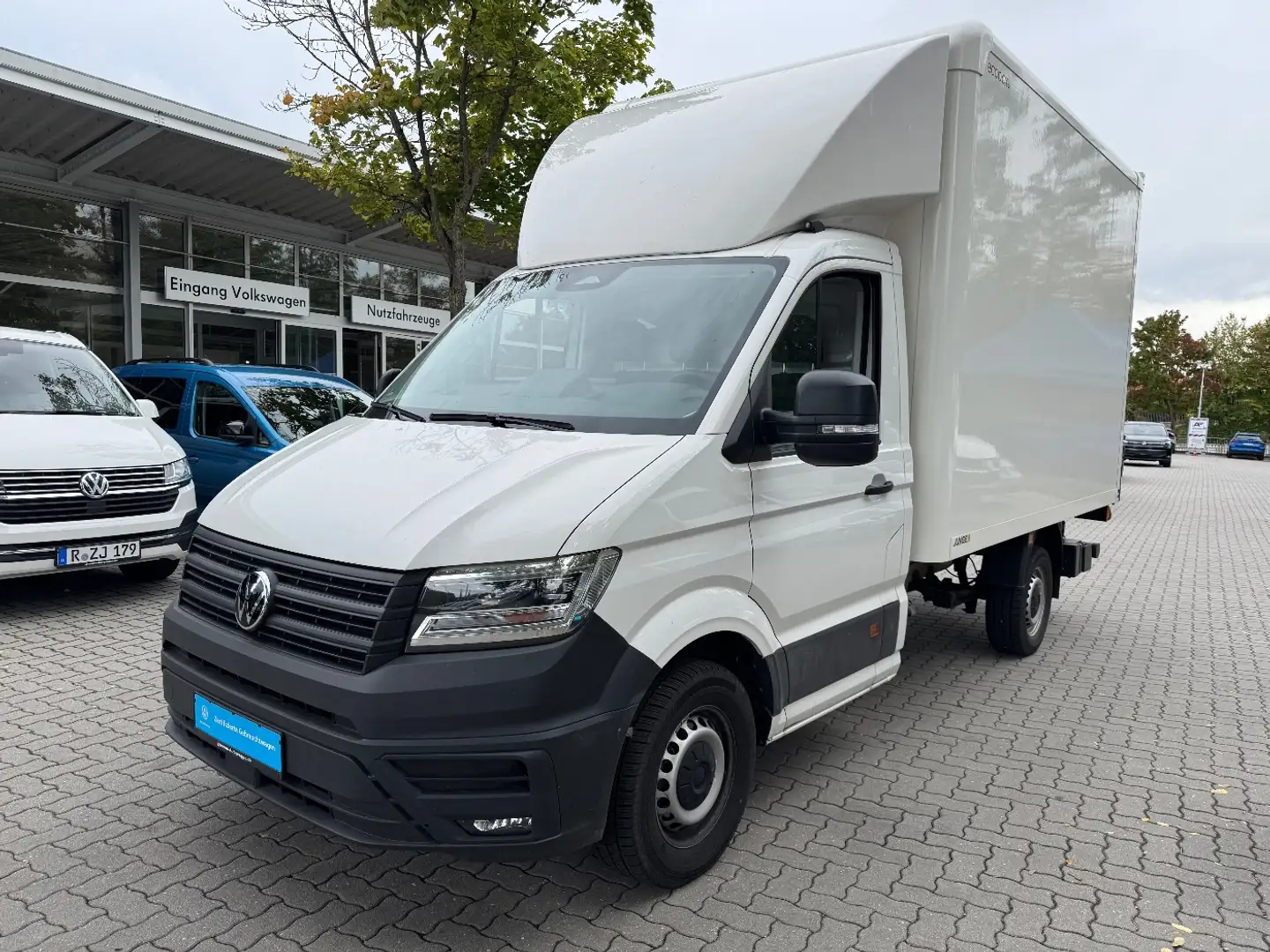 Volkswagen Crafter 35 Koffer MR TDI 4Motion Autom. Hebebühne Weiß - 2