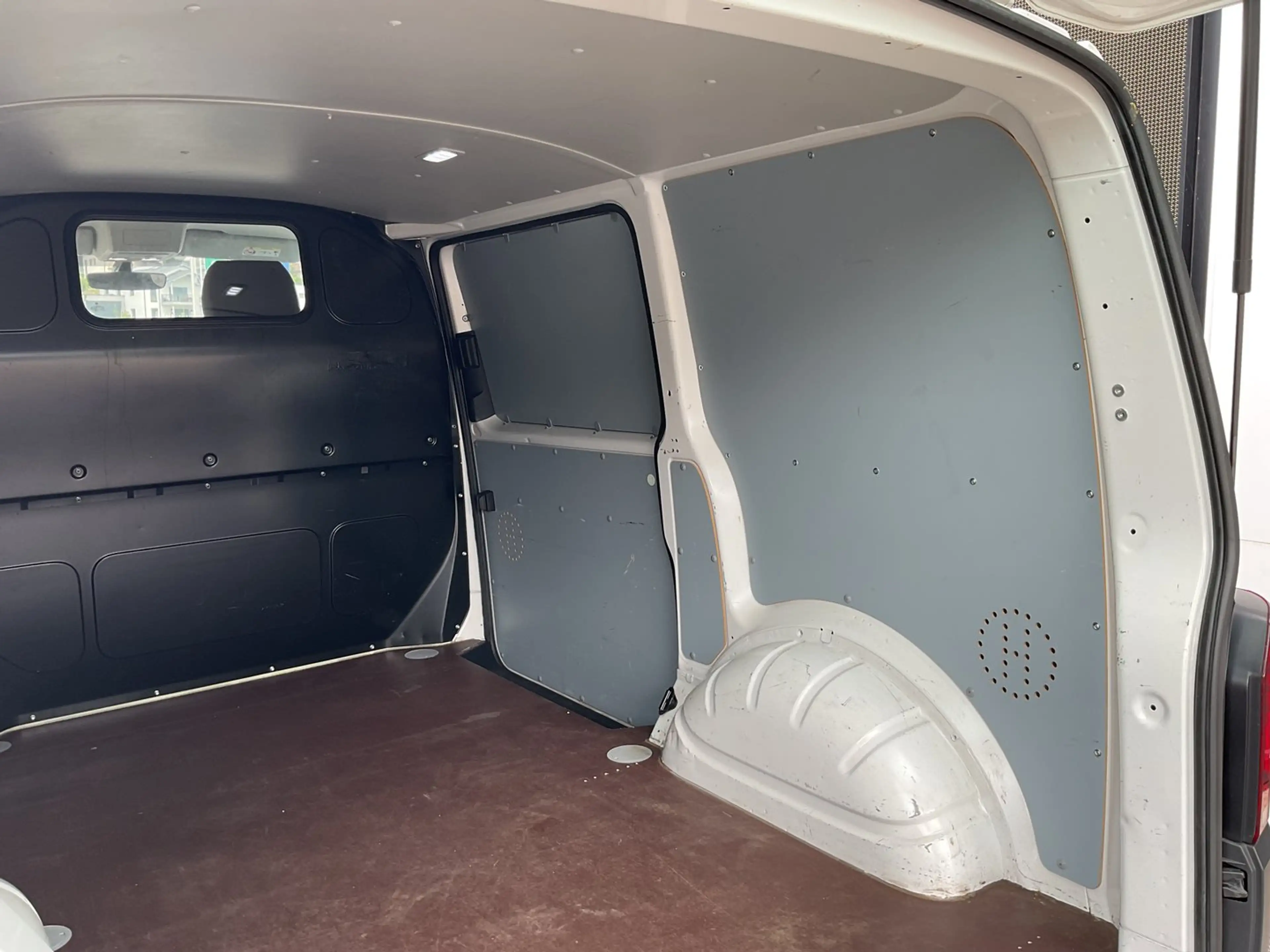 Volkswagen T6.1 Transporter VW Transporter T6.1 Kastenwagen Entry TDI — photo 8
