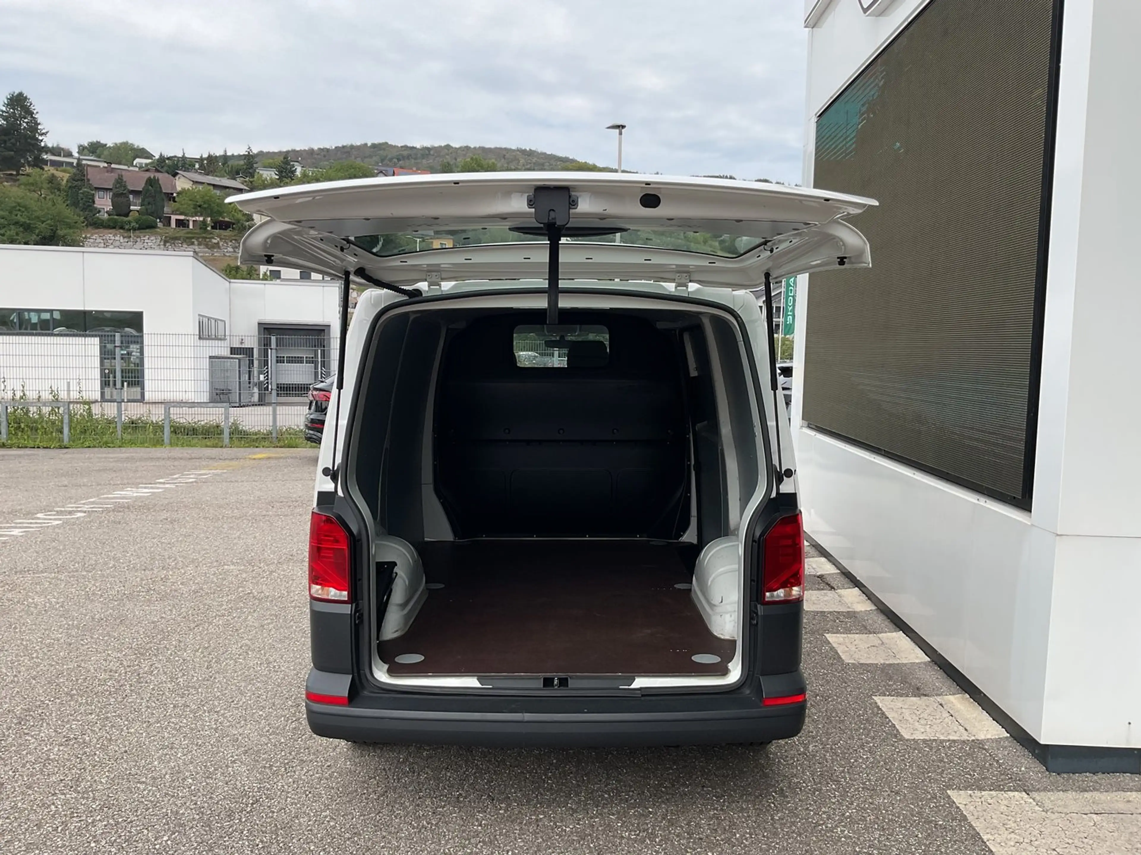 Volkswagen T6.1 Transporter VW Transporter T6.1 Kastenwagen Entry TDI — photo 6