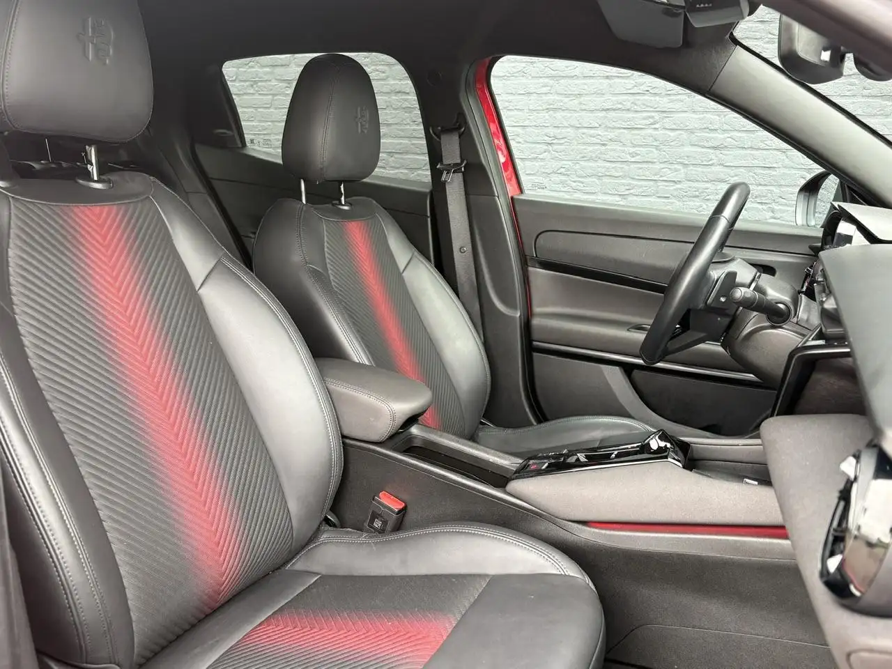 Alfa Romeo Junior 2025 — фото 12