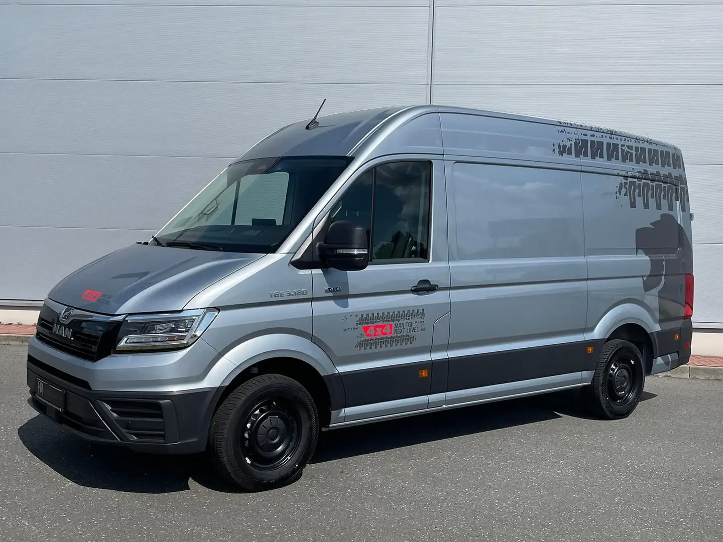 MAN TGE 3.180 L3H3 Kasten 4x4 ACC LED NAVI Silber - 1