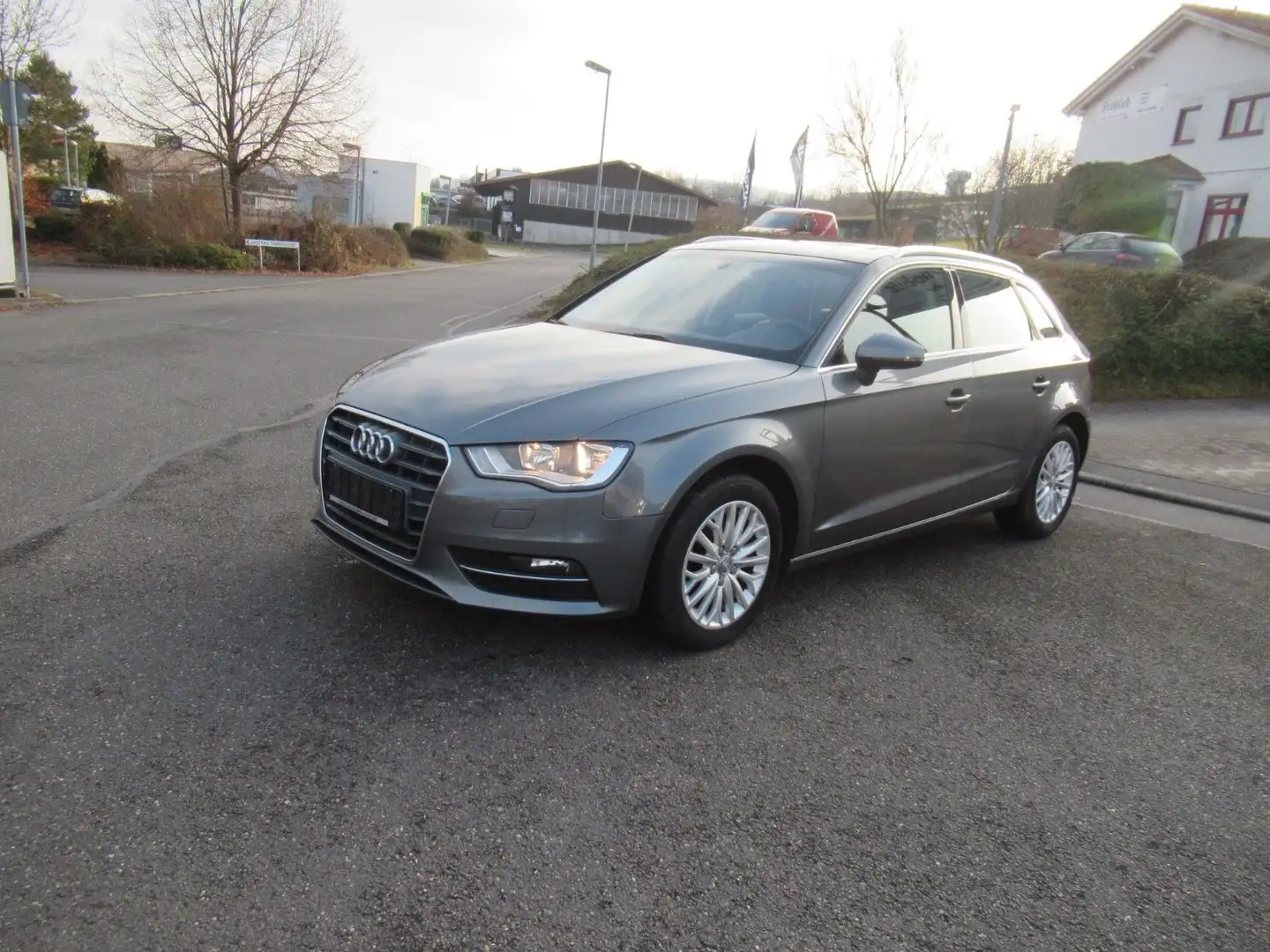 Audi A3 Sportback Ambiente Grau - 1