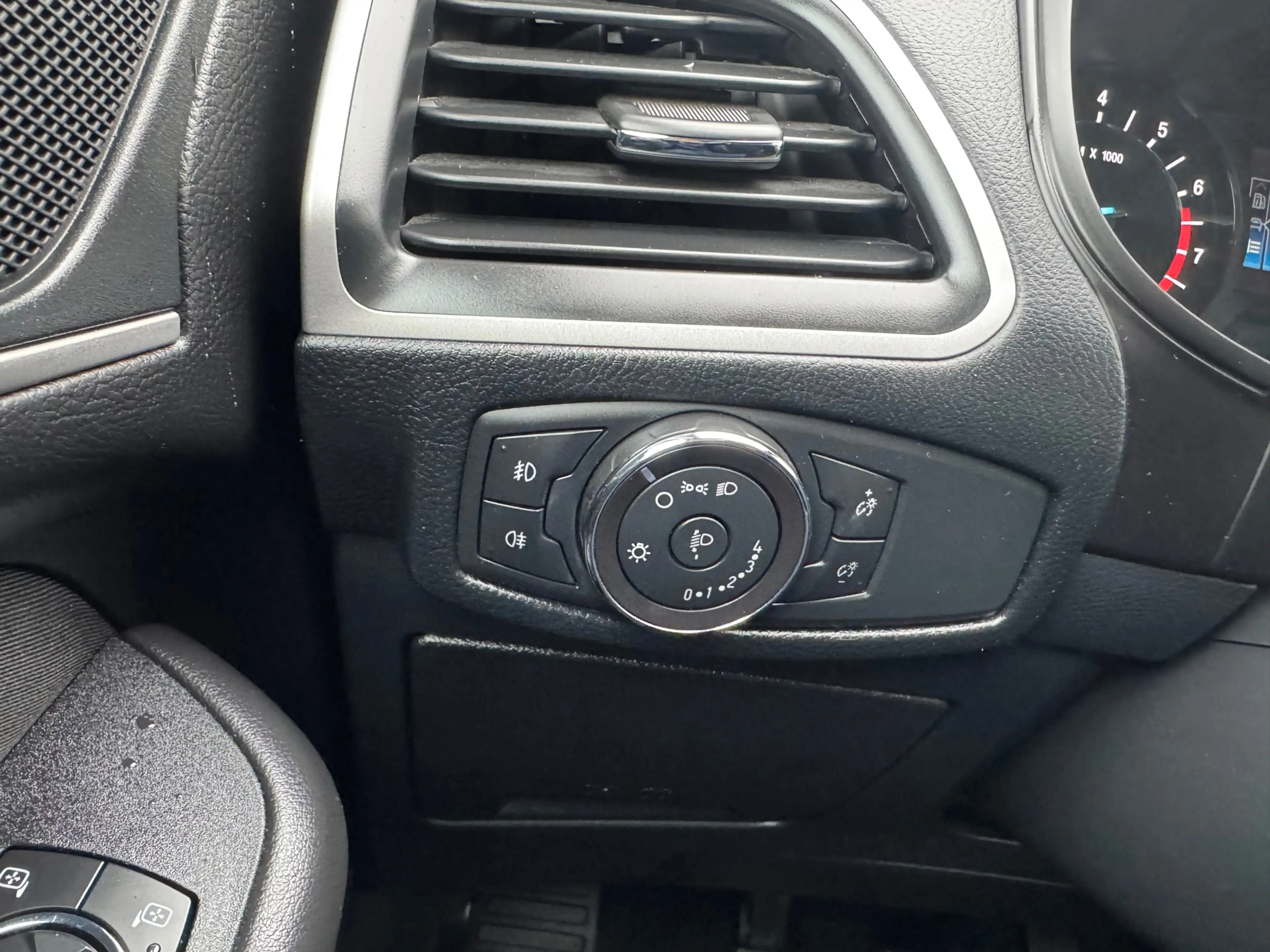 Ford S-Max 1.5 Titanium 7p. Airco,Stoelverwarming,Parksensore — photo 25