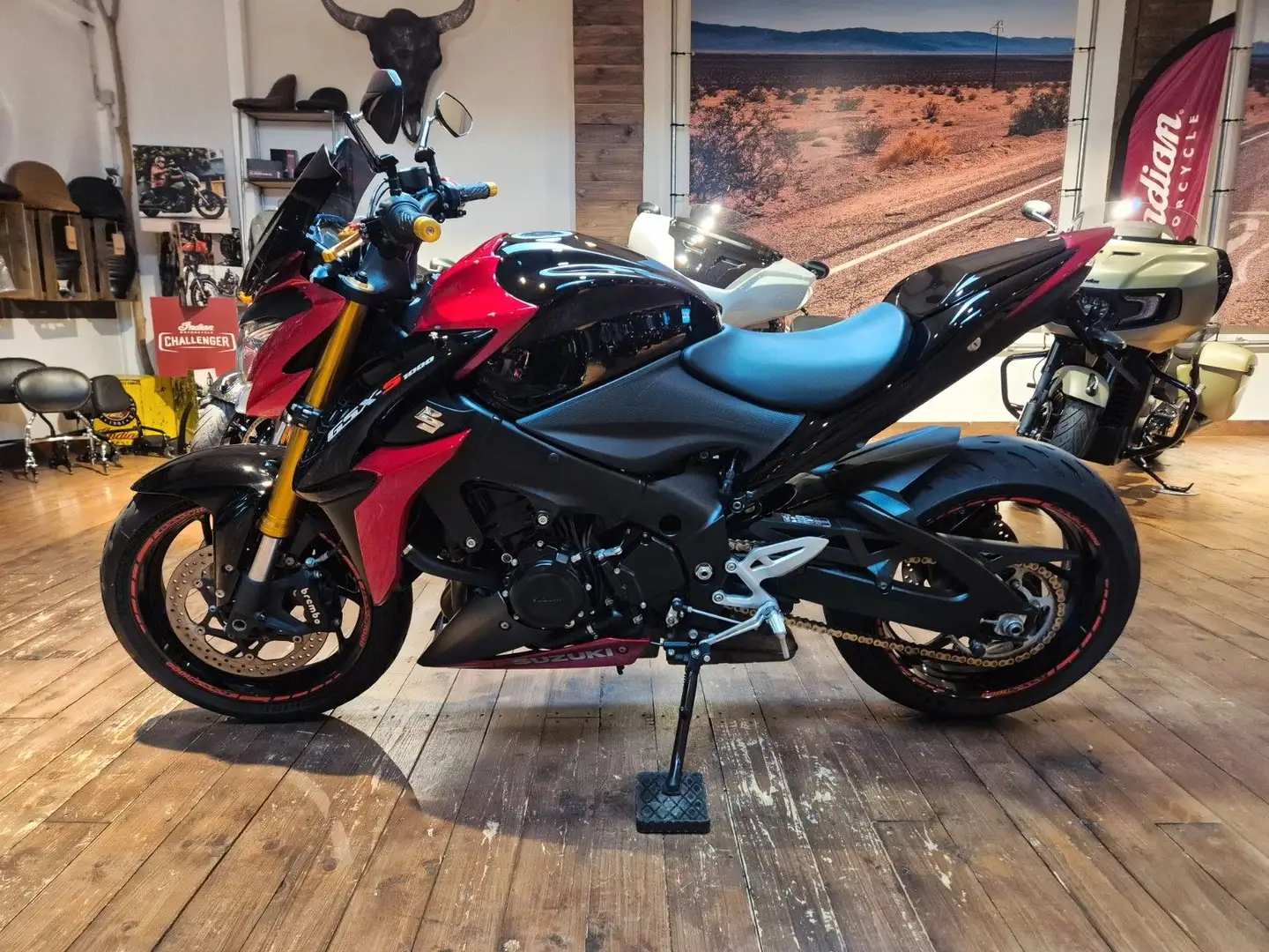 Suzuki GSX-S 1000 A  "Extras" Vorteilspaket(150€/4,99%) Rojo - 1