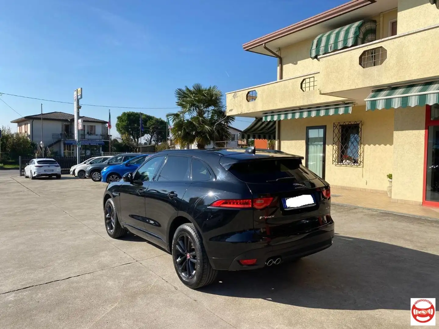 Jaguar F-Pace 2.0d i4 Chequered Flag awd 180cv auto my20 Fekete - 2