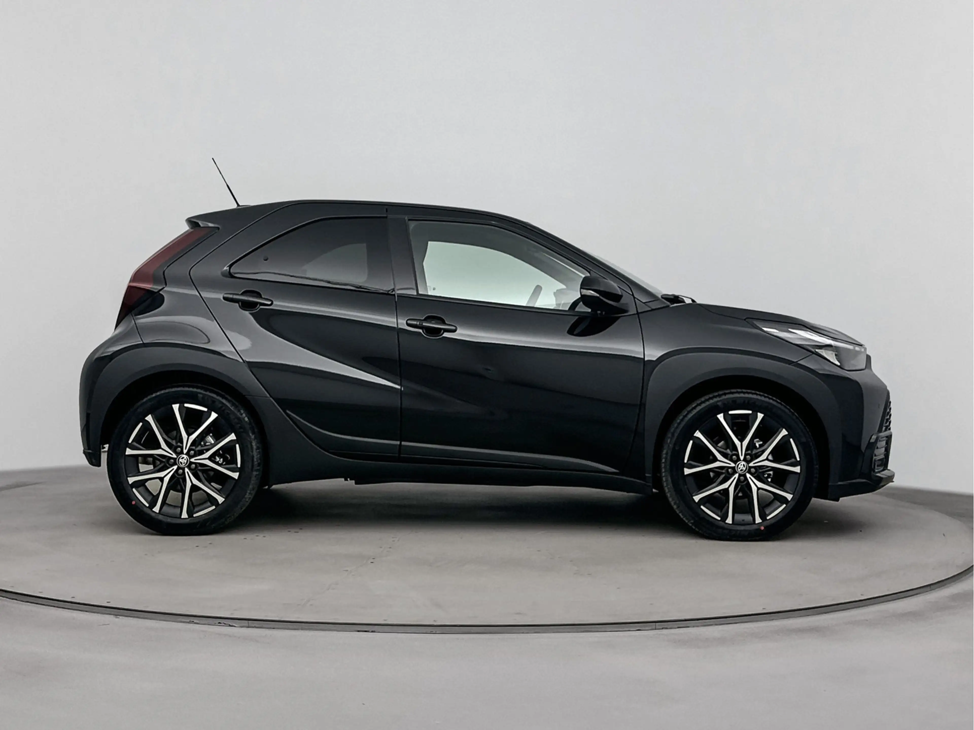 Toyota Aygo X Hybrid 115 GR Sport — photo 12