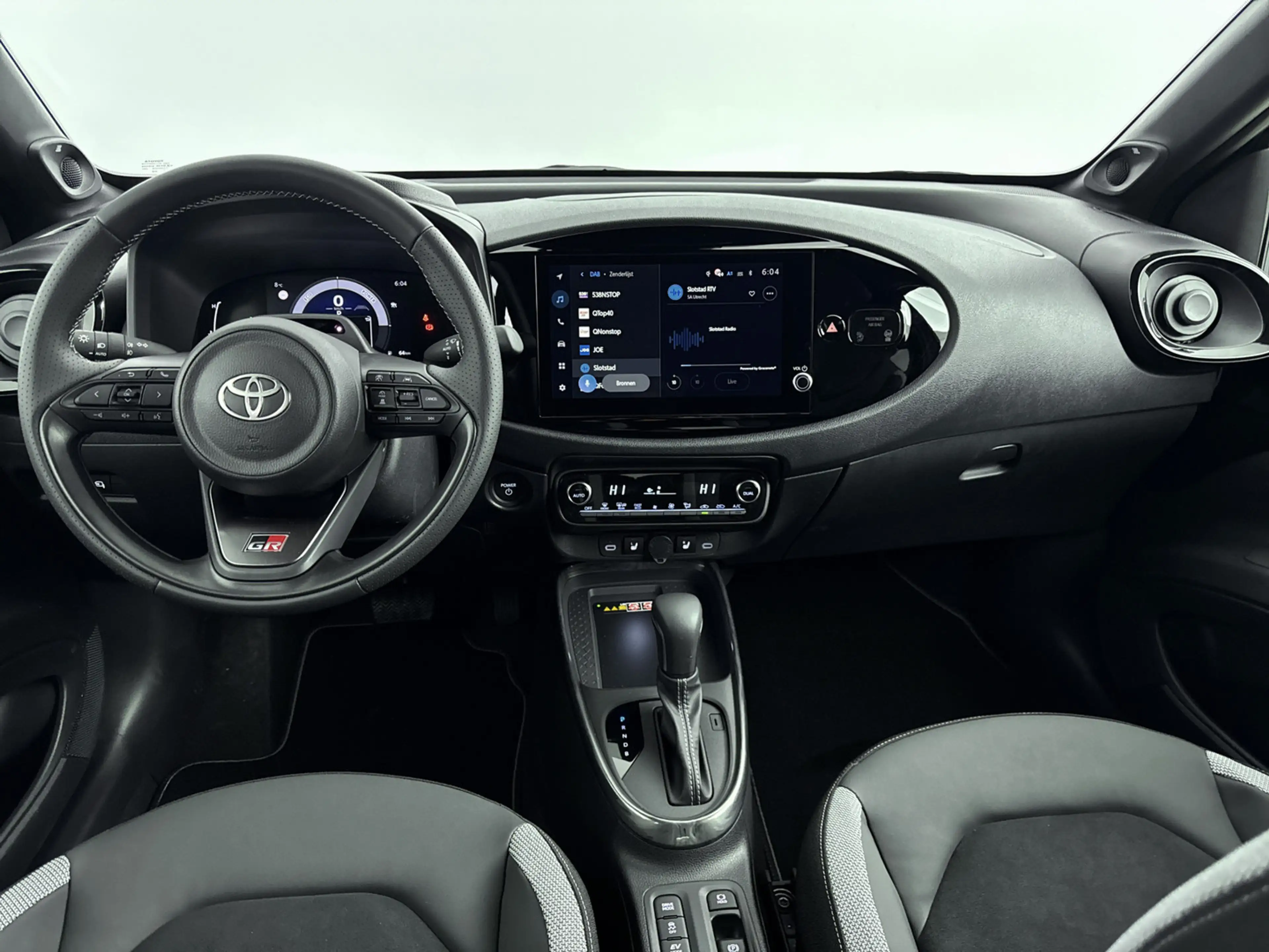 Toyota Aygo X Hybrid 115 GR Sport — photo 4