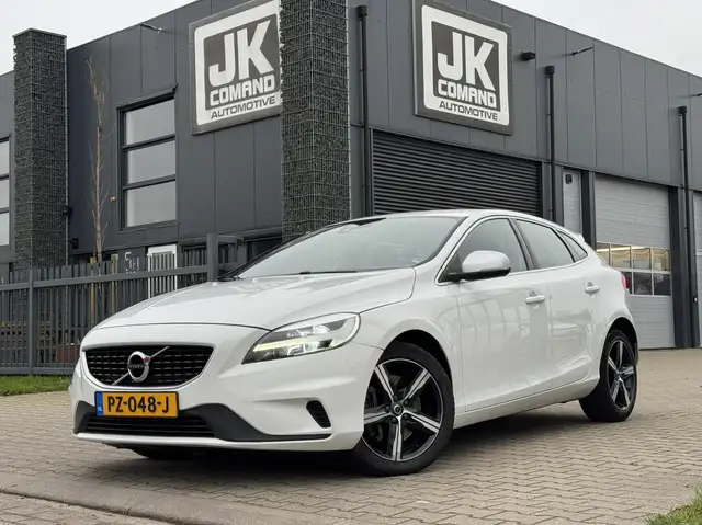 Volvo V40 2.0 T4 Business Sport | R-Design | NAP | Trekhaak