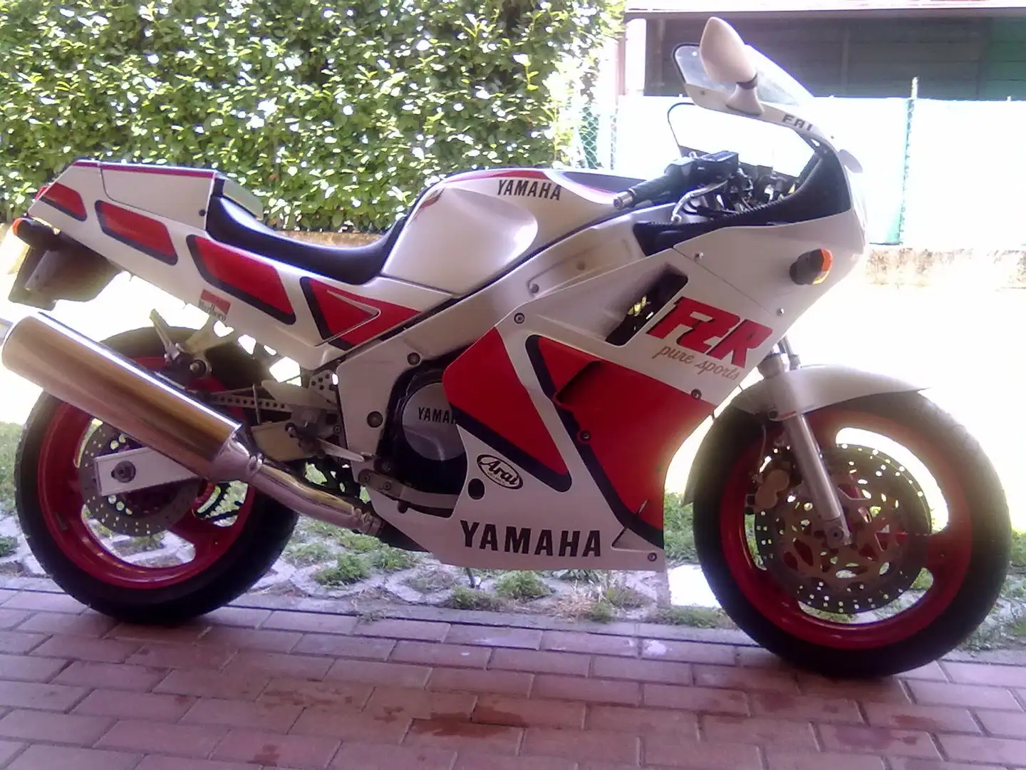 Yamaha FZR 1000 - 1