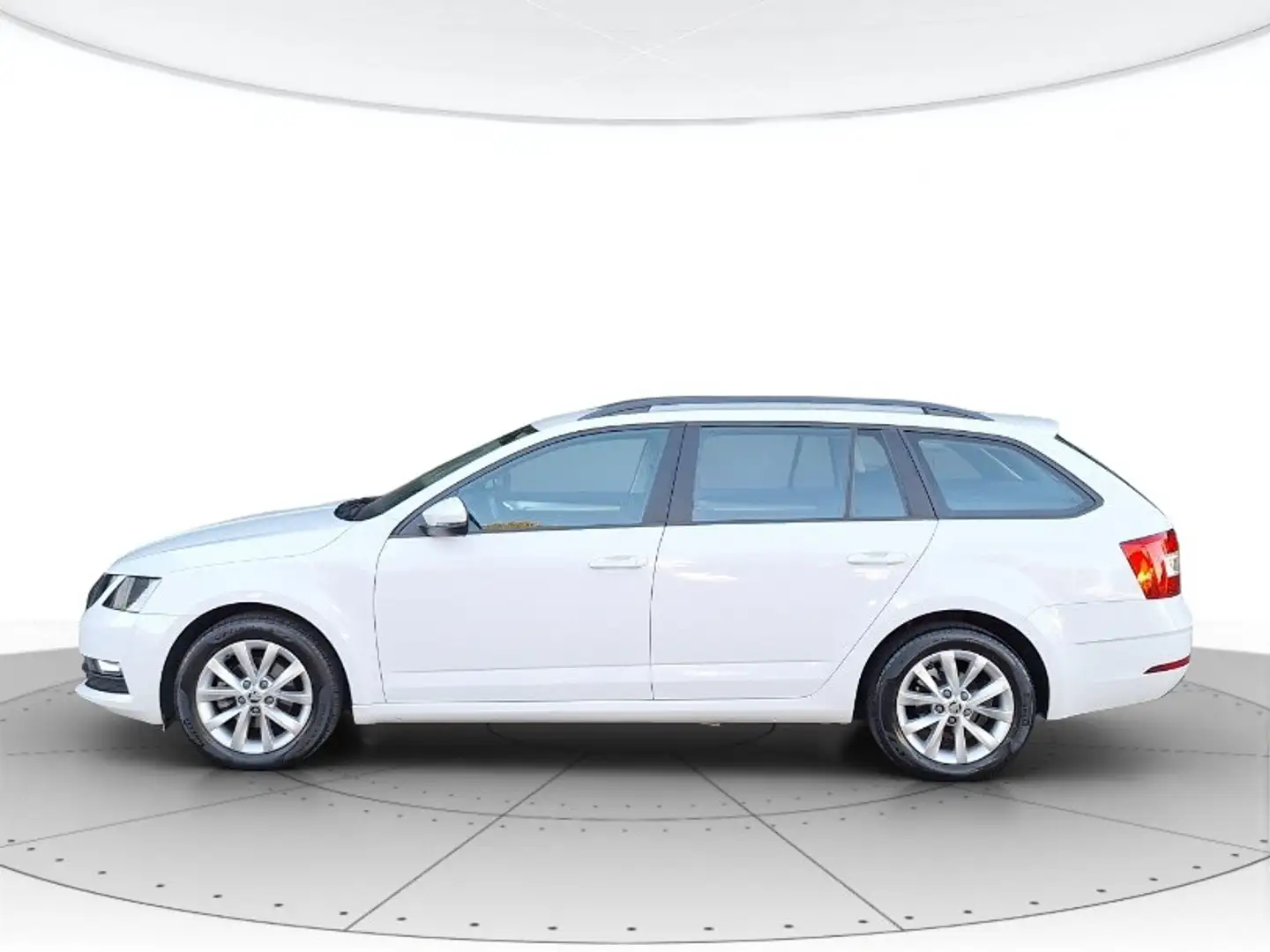 Skoda Octavia Wagon 1.6 tdi Executive 115cv dsg Weiß - 2
