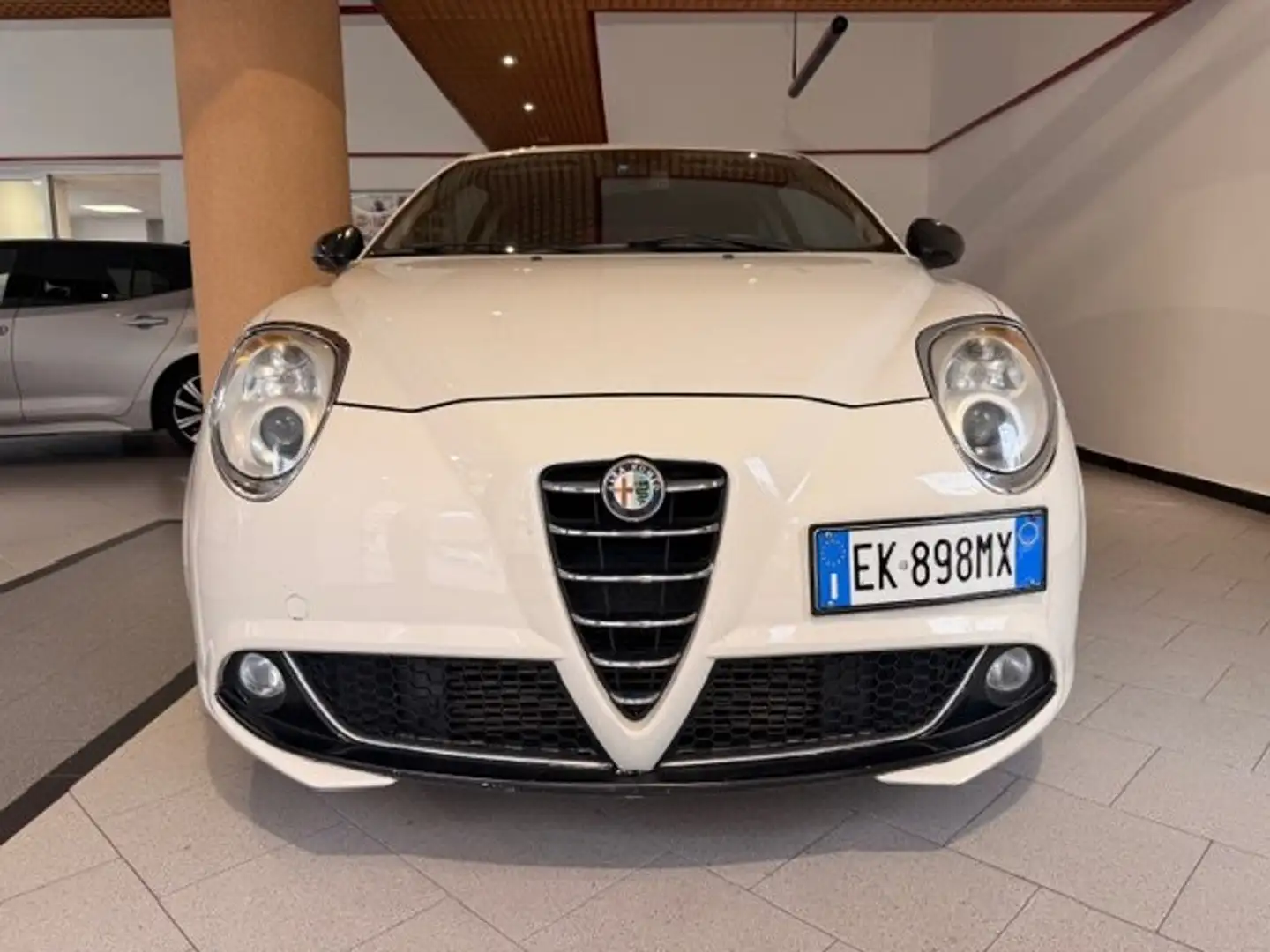 Alfa Romeo MiTo 1.4 tb m.air Distinctive sport pack s AUTOMATICA Alb - 2