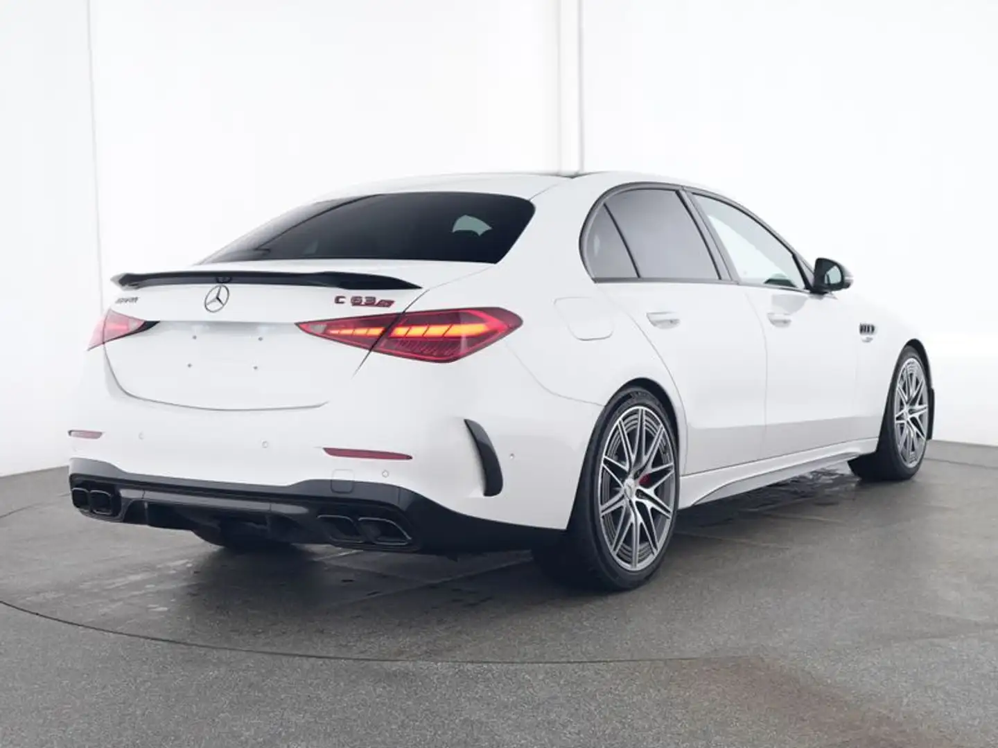 Mercedes-Benz C 63 AMG C 63 S AMG E PERFORMANCE , BURM NIGHT DISTR 360 Weiß - 2