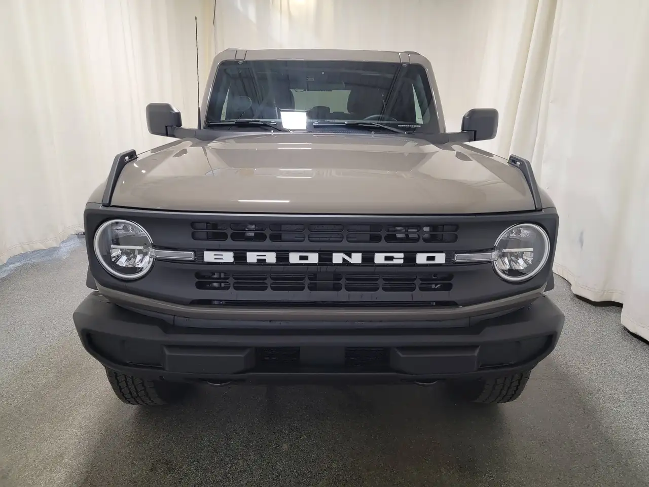 Ford Bronco снимка Ford Bronco