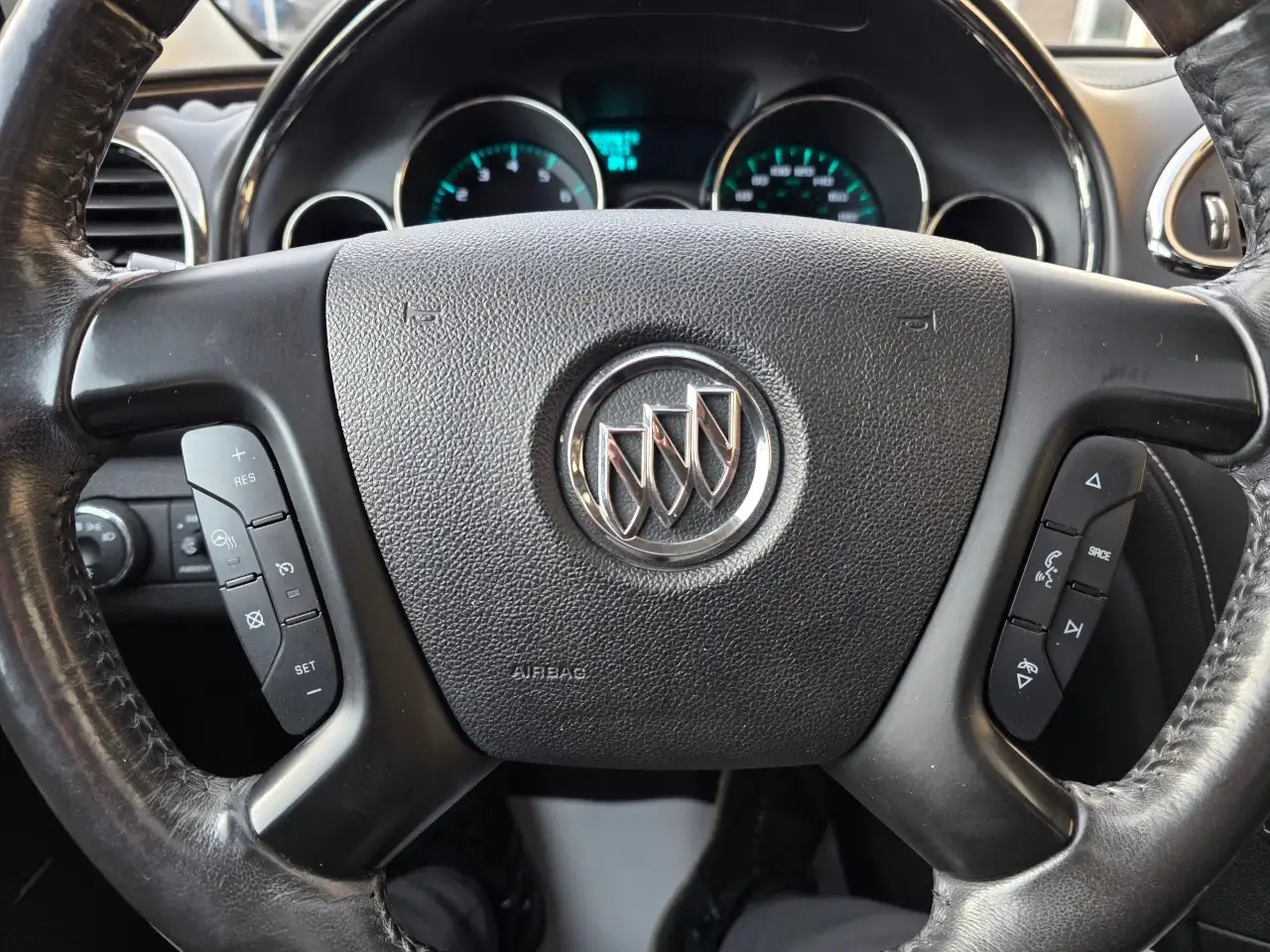 Buick Enclave photo Buick Enclave