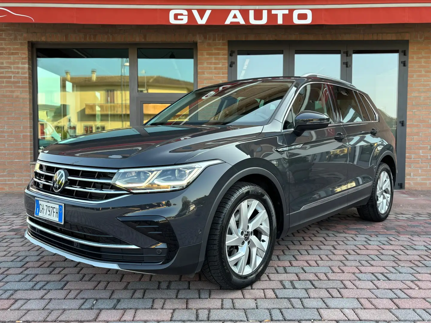 Volkswagen Tiguan 2.0 tdi Elegance Dsg 150cv Grigio - 1