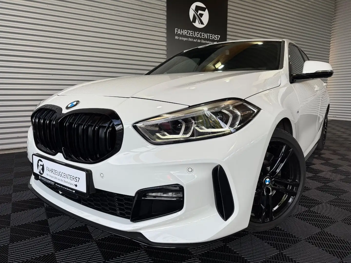 BMW 120 d xDrive M-PAKET/AHK/CARPLAY/DAB/PDC/HIFI Blanco - 1