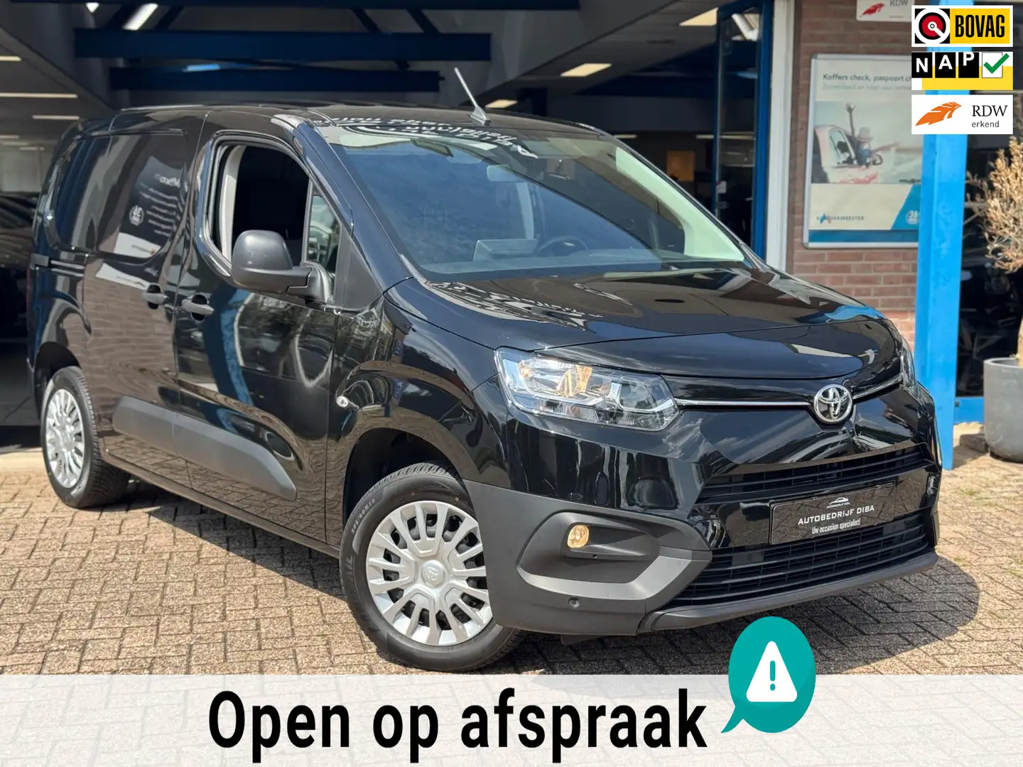 Toyota Proace City 1.5 D4D Navigator 2021 AUT NAVI AIRCO BTW Zwart - 1