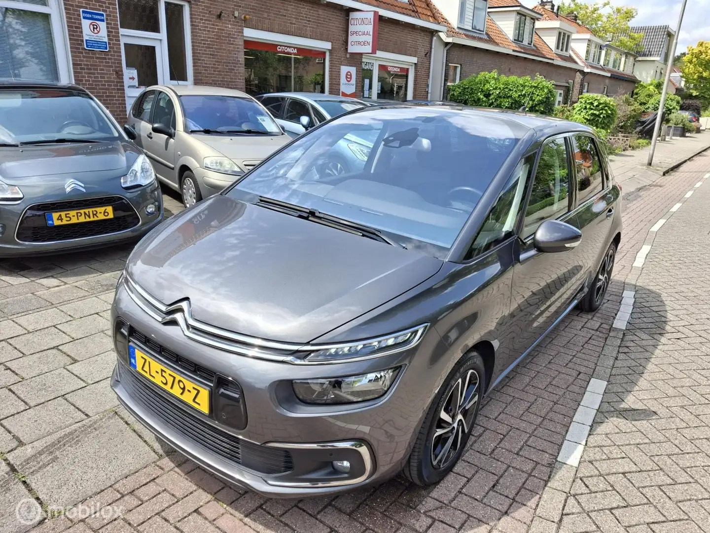 Citroen C4 SpaceTourer 1.2 PureTech Feel Gris - 1