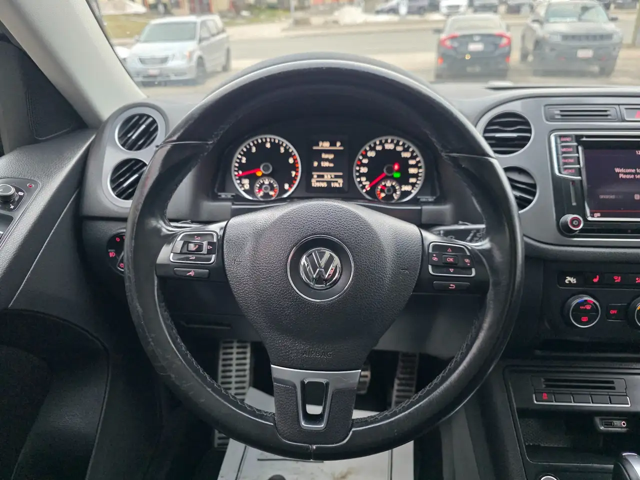 Volkswagen Tiguan снимка Volkswagen Tiguan