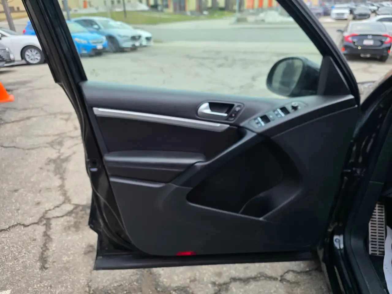 Volkswagen Tiguan снимка Volkswagen Tiguan