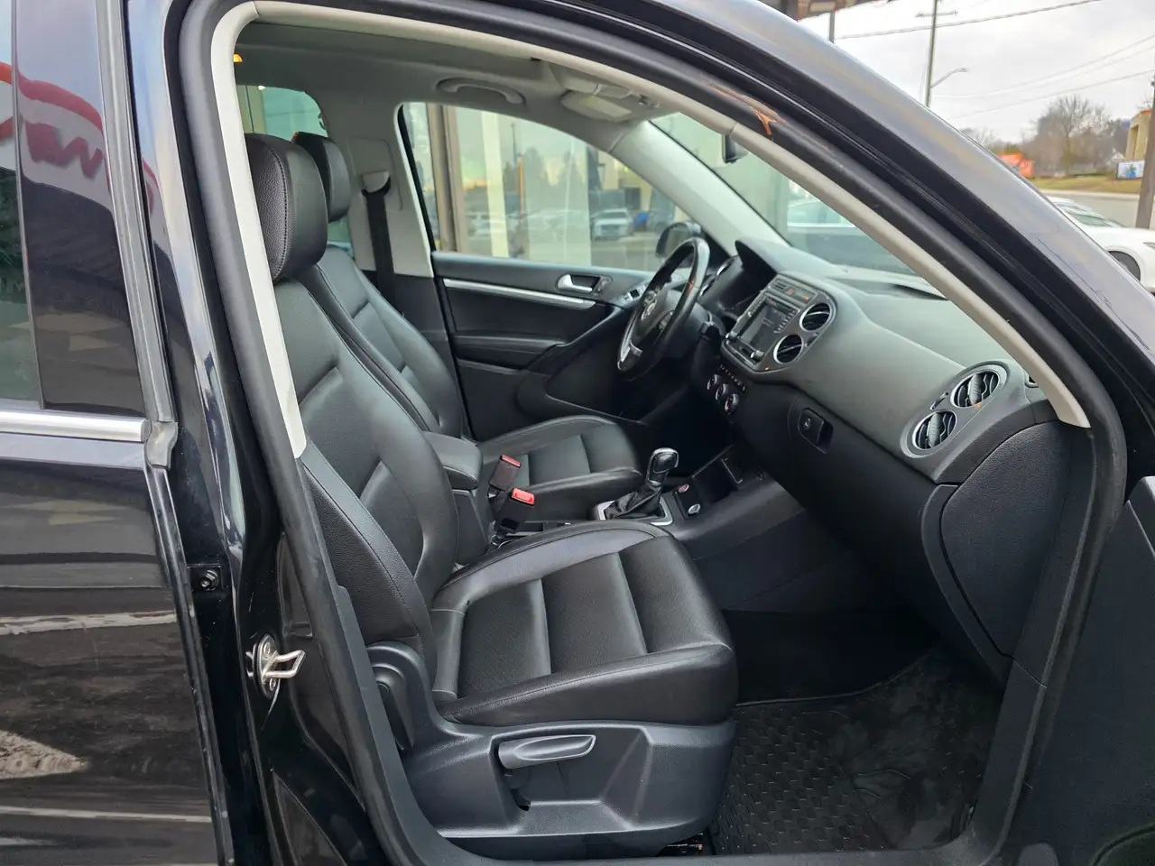Volkswagen Tiguan снимка Volkswagen Tiguan