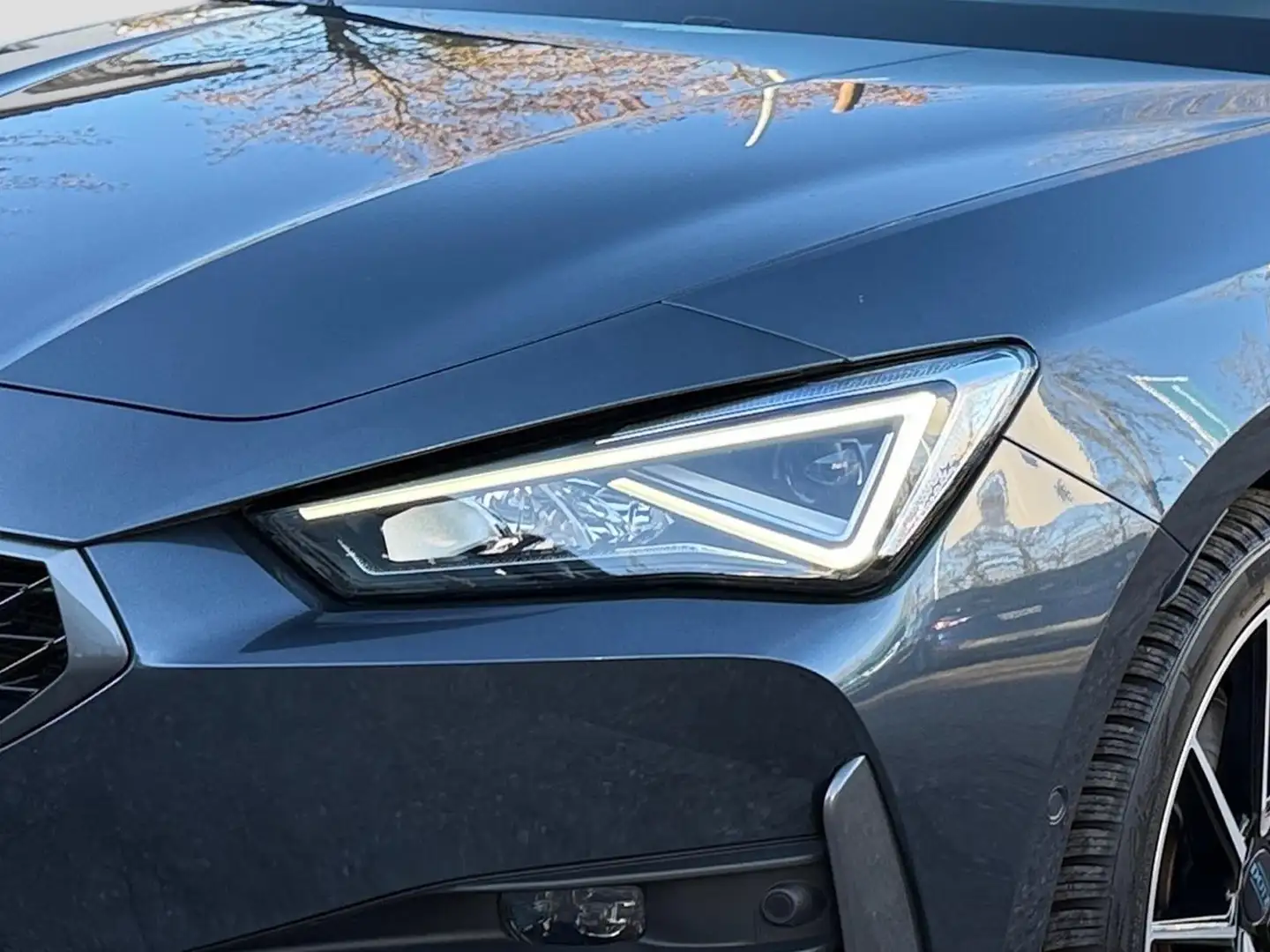 CUPRA Leon 1.5 eTSI DSG NAVI ACC LED SHZ Kamera Grau - 2