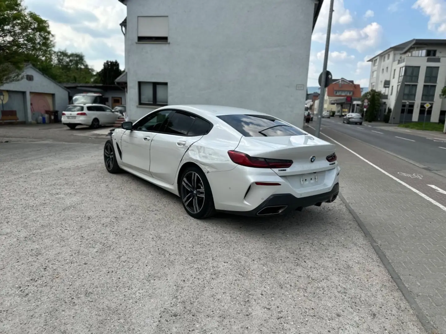 BMW M850 i xDrive*Navi*Soft-c*360°-K*HUD*Bowers & Wi Weiß - 1