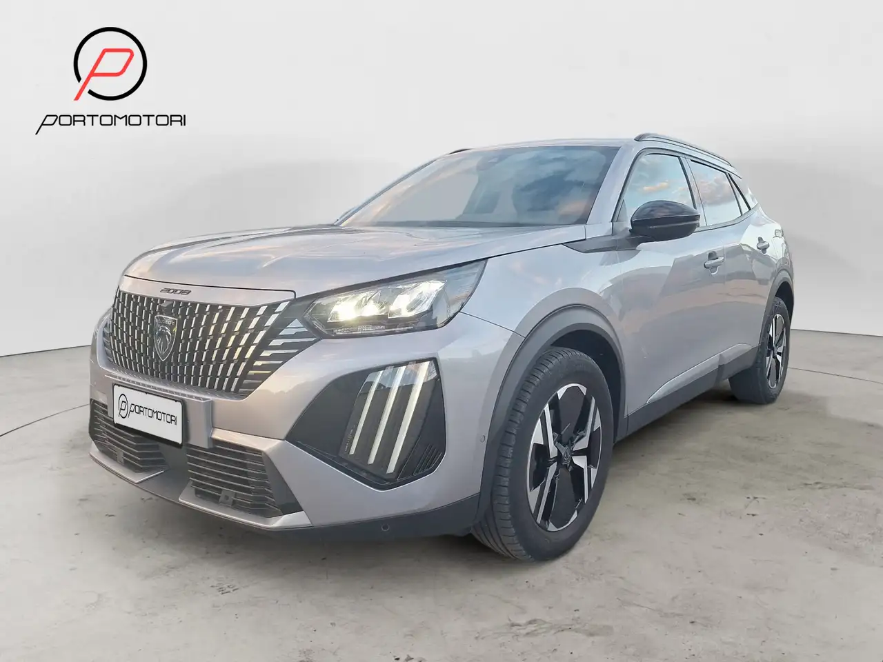 Peugeot 2008 PureTech 100 S&S Allure — photo 1 of 19