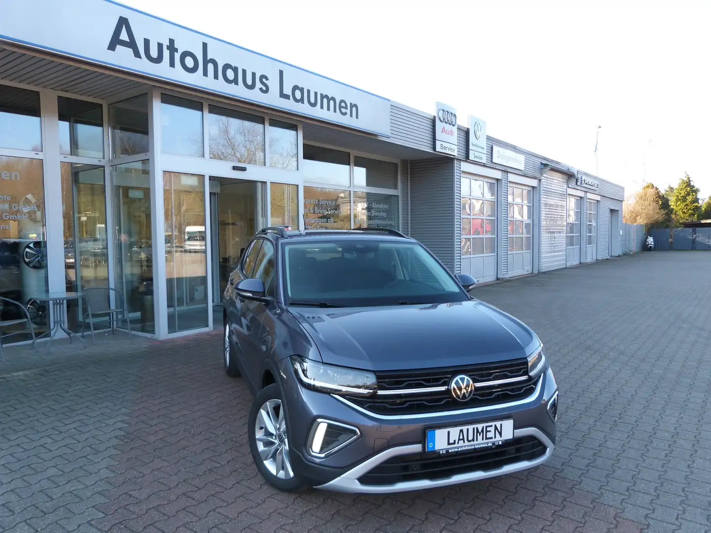Volkswagen T-Cross 1.5 TSI DSG Life Kessy Matrix-LED Kamera AppConn. Grau - 1