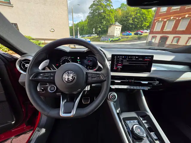 Alfa Romeo Tonale view 20