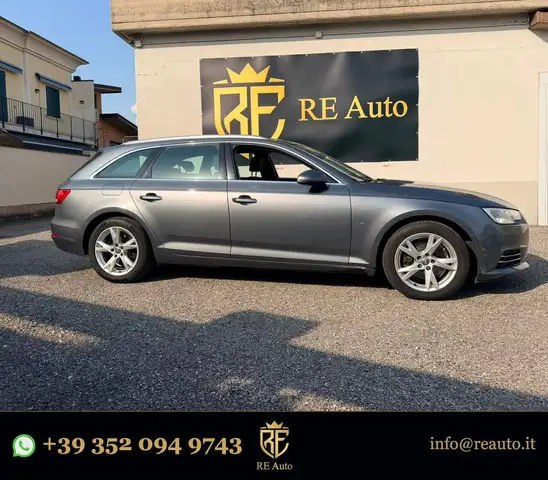 Audi A4 view 5