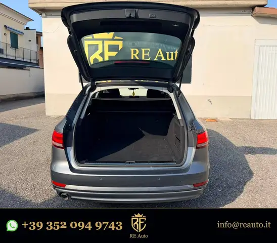 Audi A4 view 20