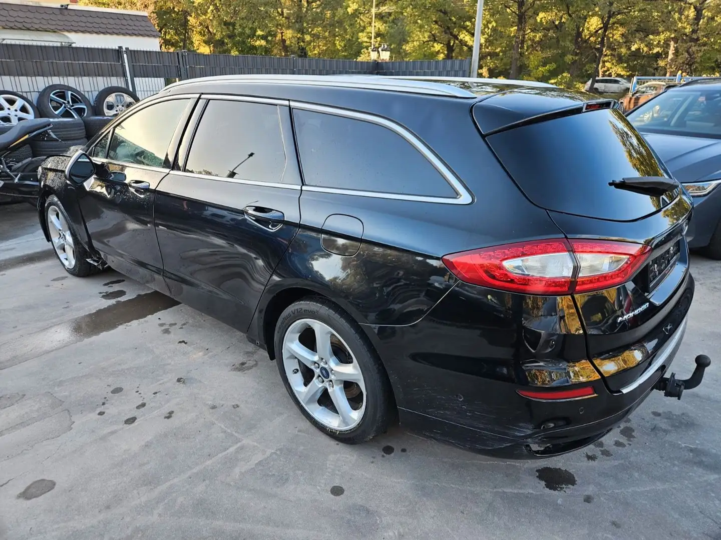 Ford Mondeo Turnier Titanium Schwarz - 2