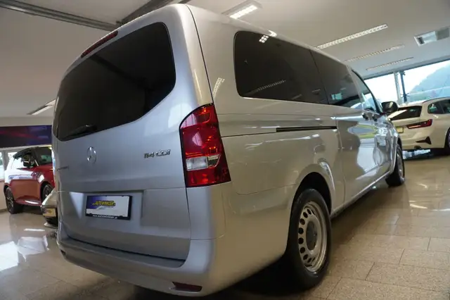 Mercedes-Benz Vito view 5
