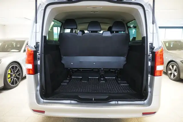 Mercedes-Benz Vito view 11