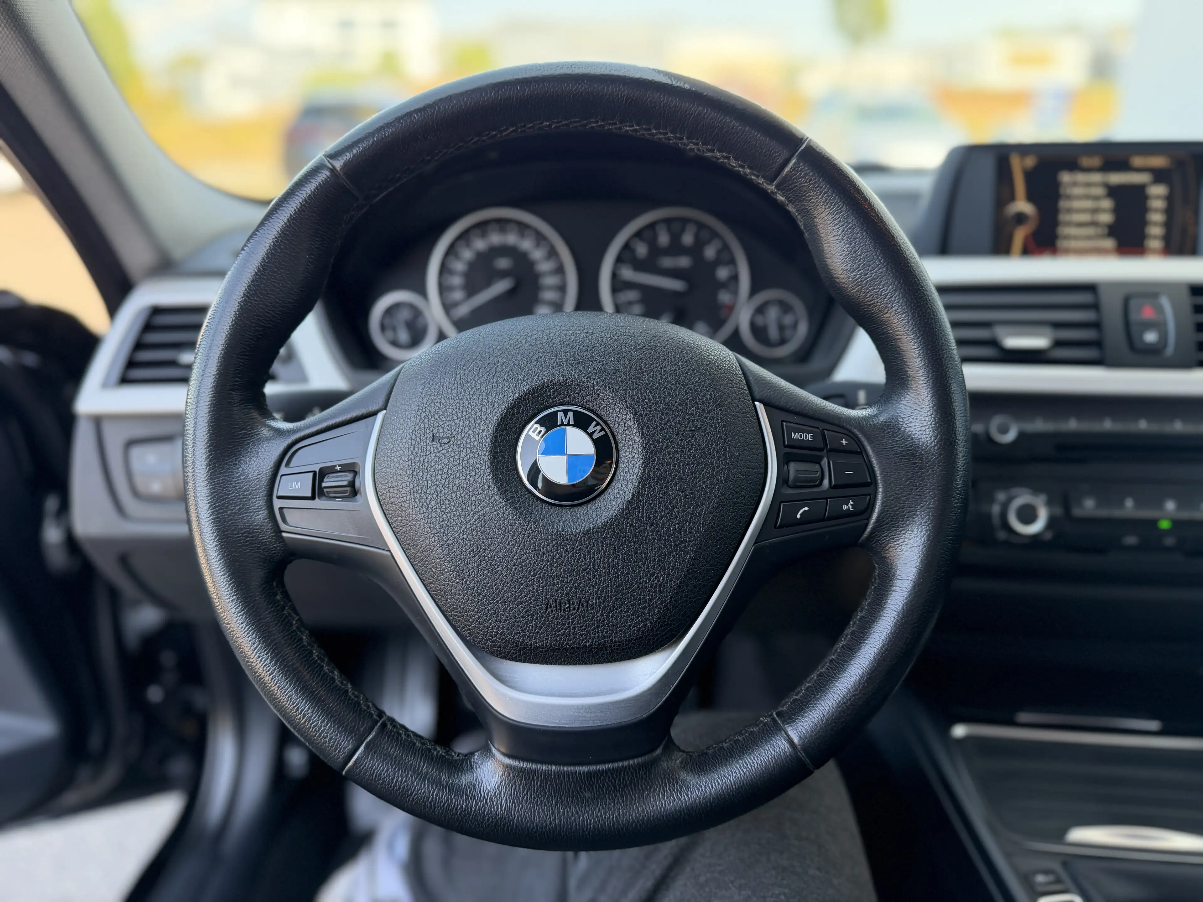 BMW 316 316 i Touring PDC/Sitzheizung/Lederlenkrad/Winterräder — photo 10