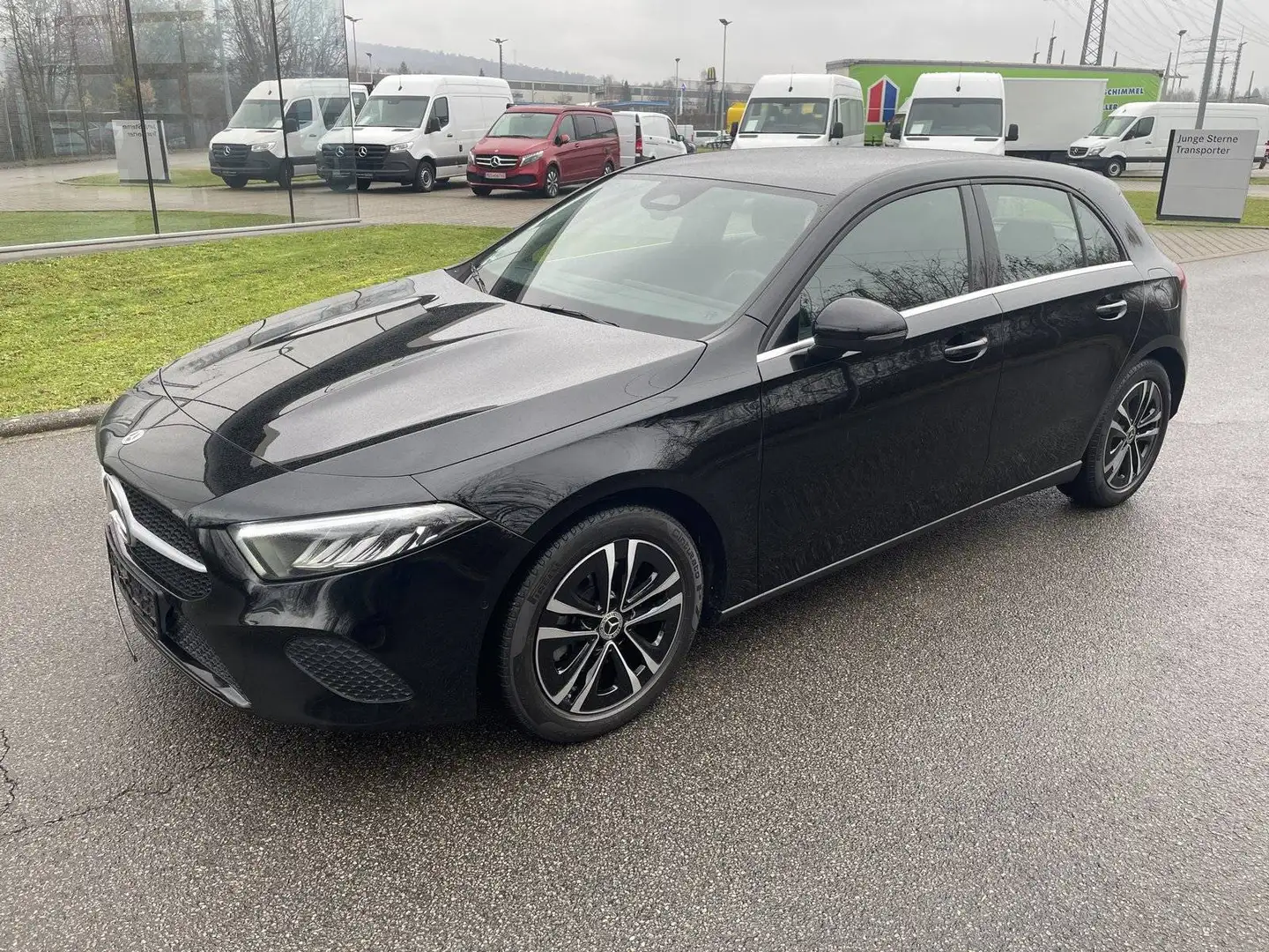 Mercedes-Benz A 200 Advanced *Kamera*AHK*LED*Fernlichtass*Navi Schwarz - 1