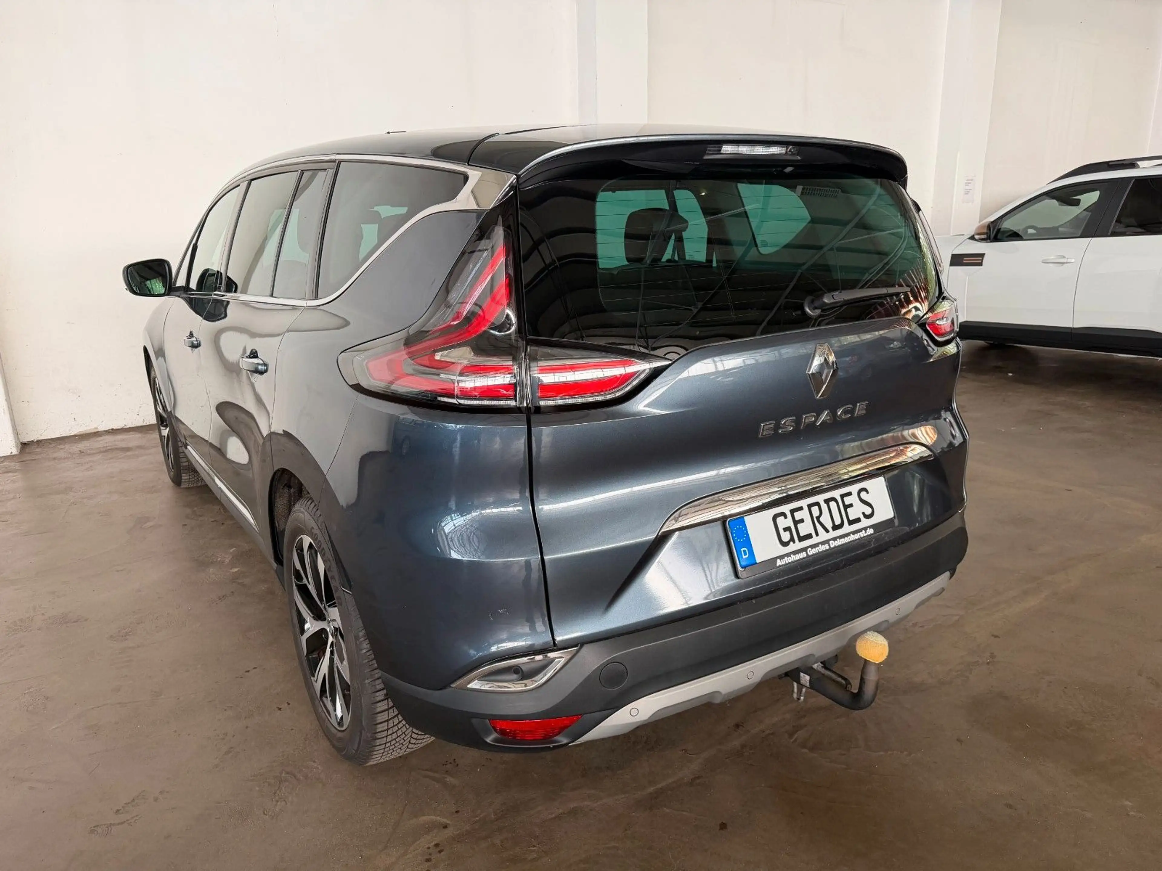 Renault Espace V Elysée 1.8 TCe 225 — photo 11