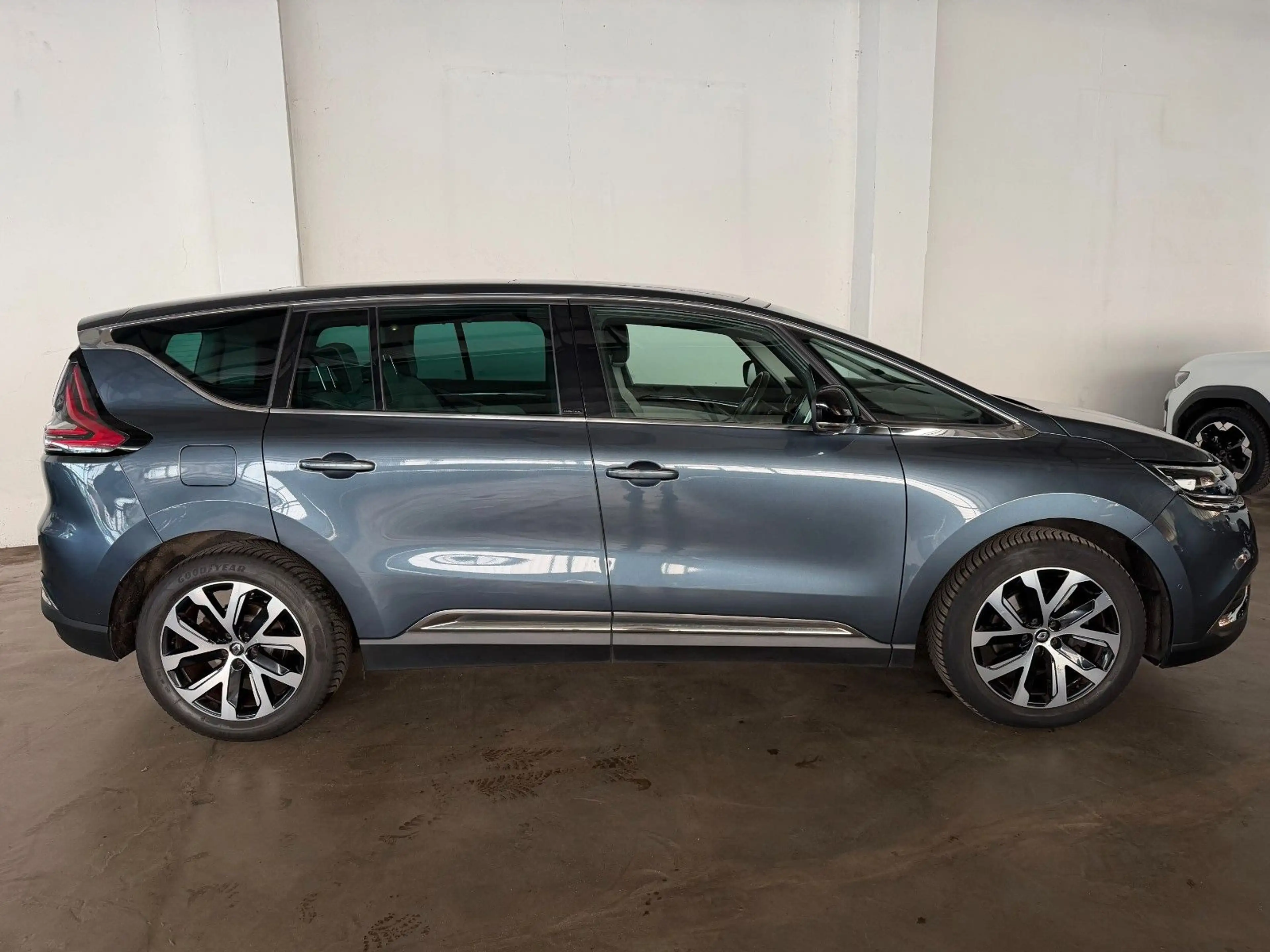 Renault Espace V Elysée 1.8 TCe 225 — photo 5