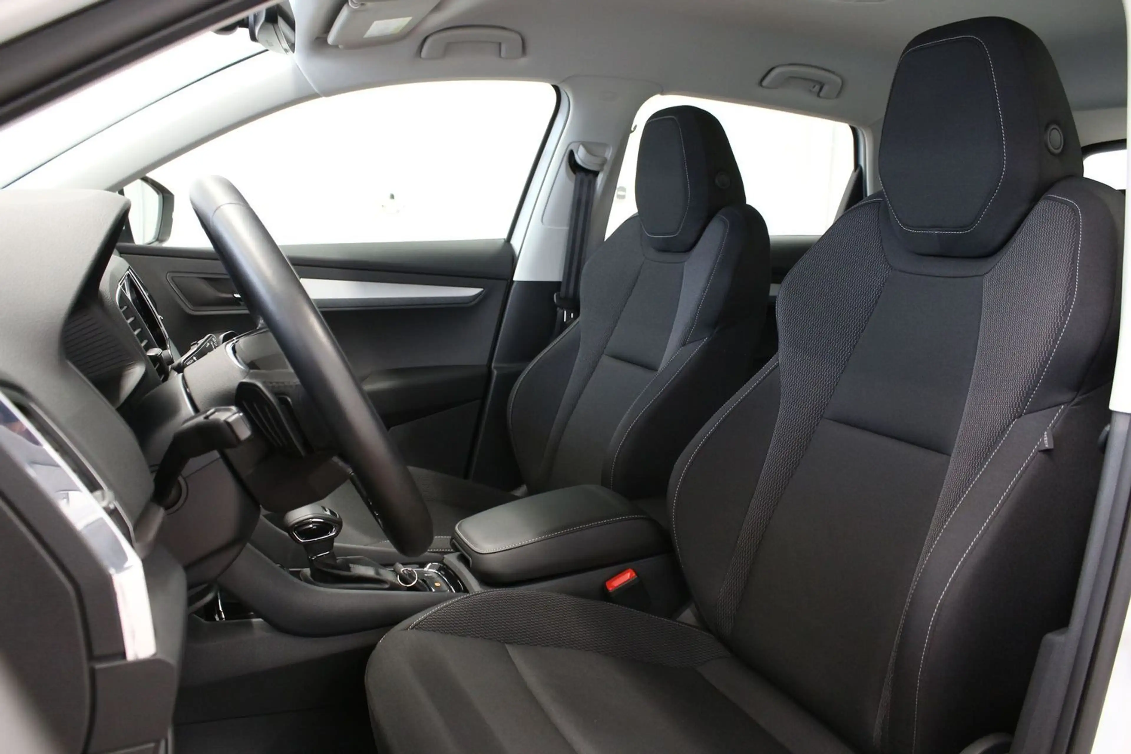 Skoda Karoq Ambition Led DSG — photo 9