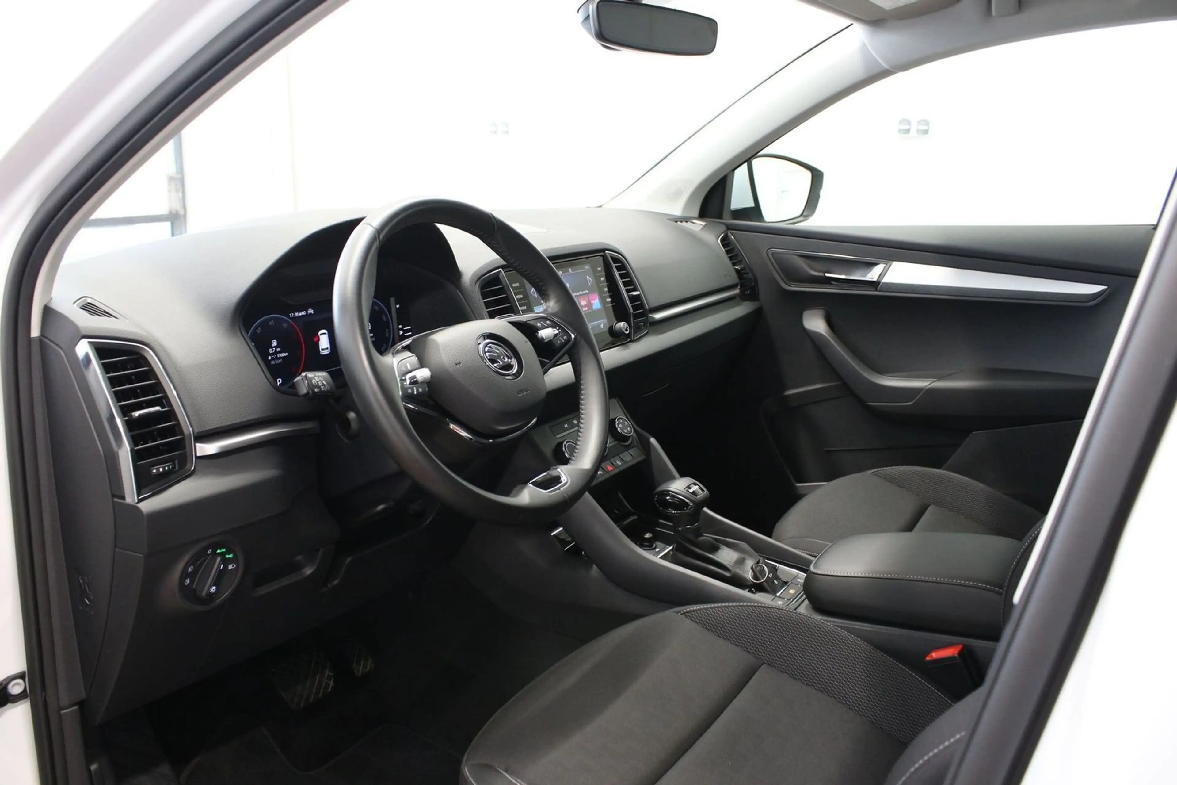 Skoda Karoq Ambition Led DSG — photo 7