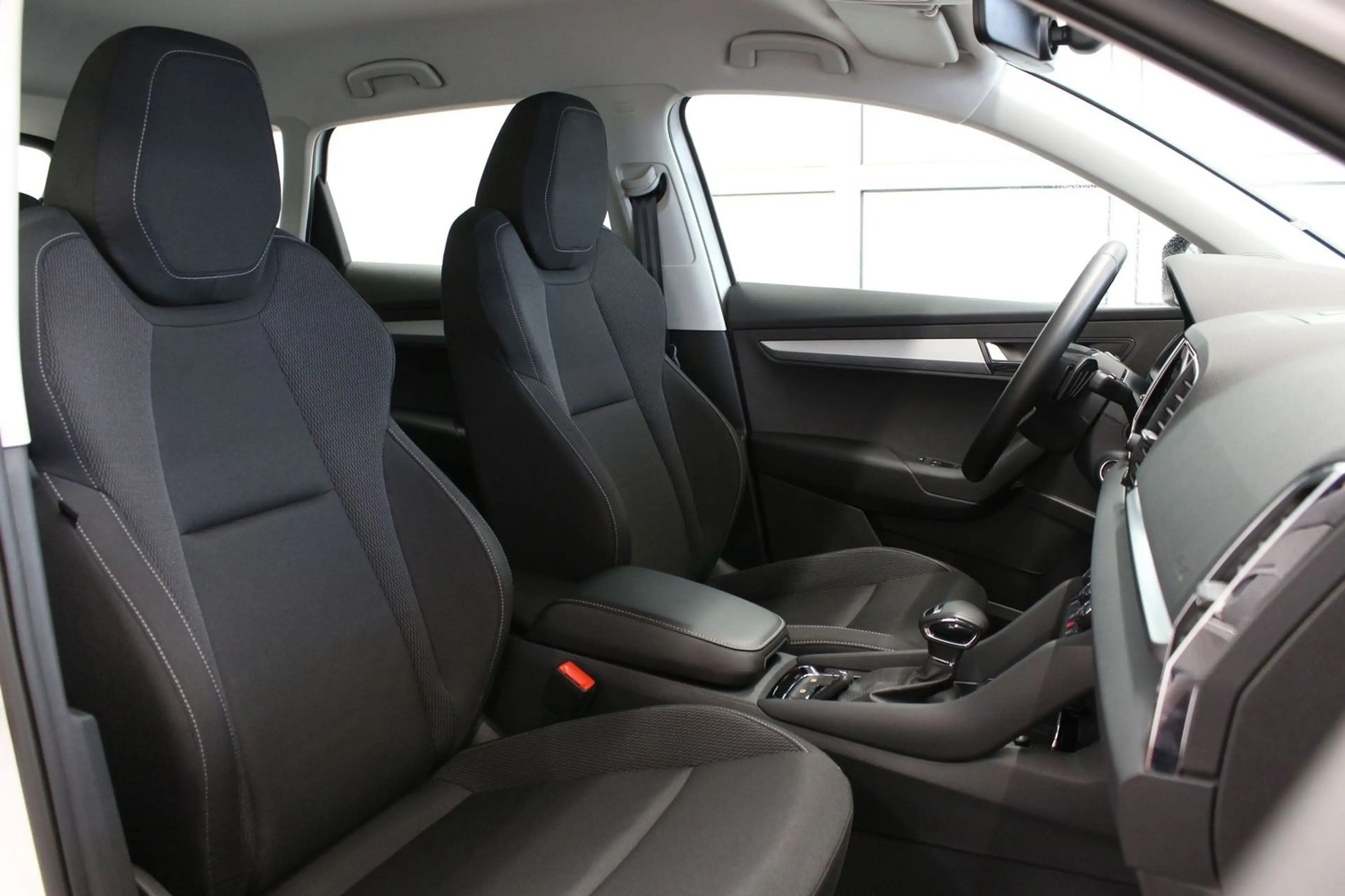 Skoda Karoq Ambition Led DSG — photo 12
